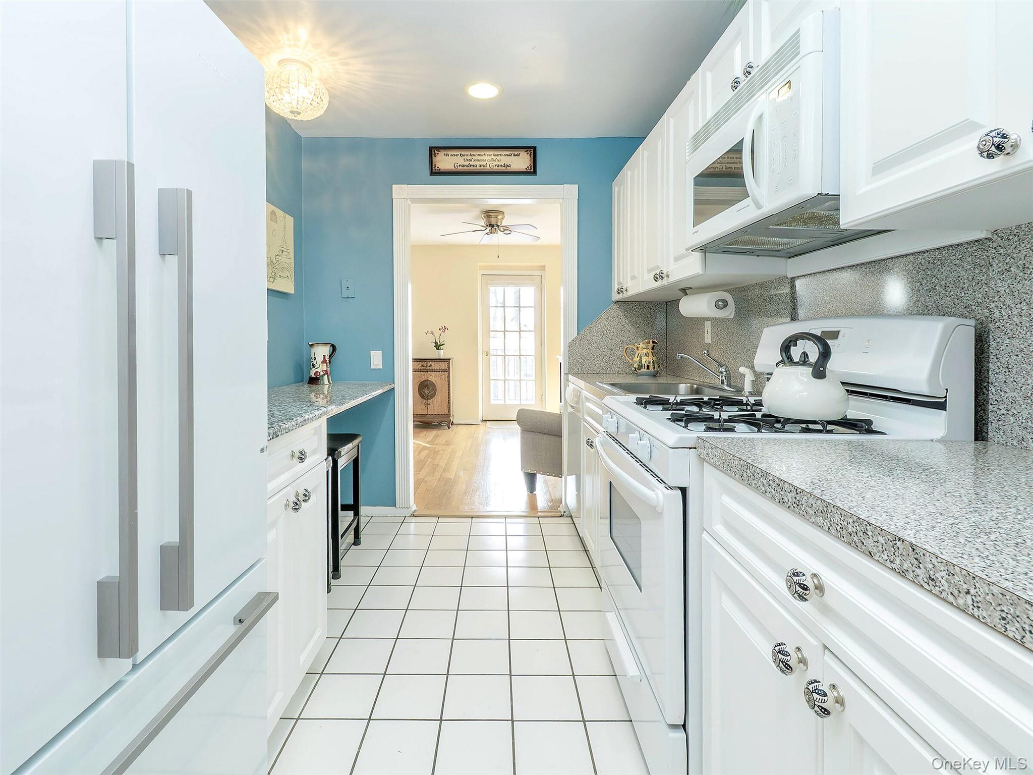 32 Pearsall # 2D, Glen Cove, NY 11542