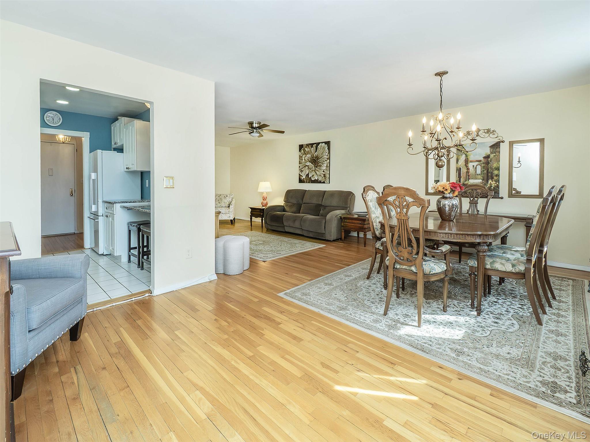 32 Pearsall # 2D, Glen Cove, NY 11542