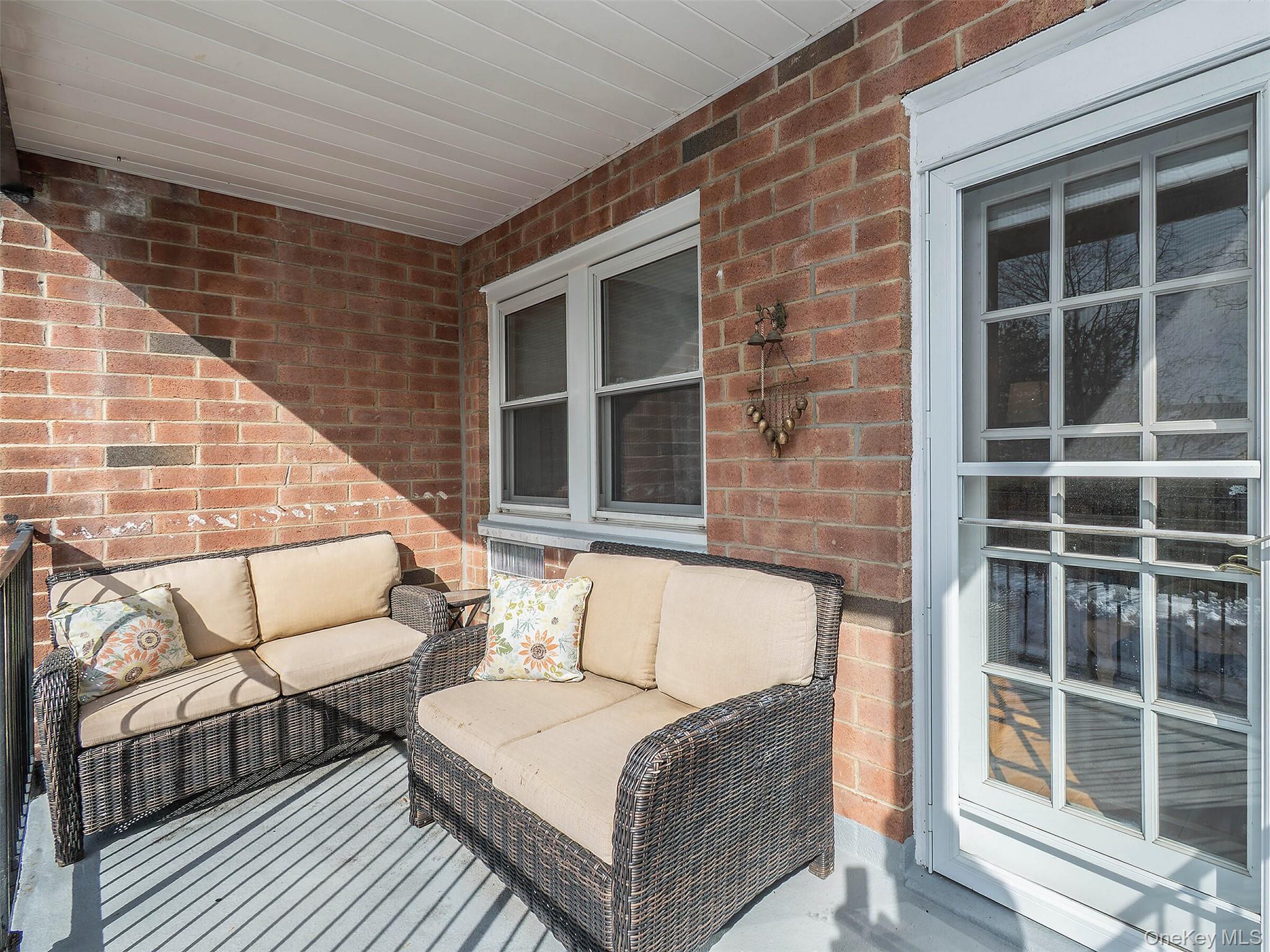 32 Pearsall # 2D, Glen Cove, NY 11542