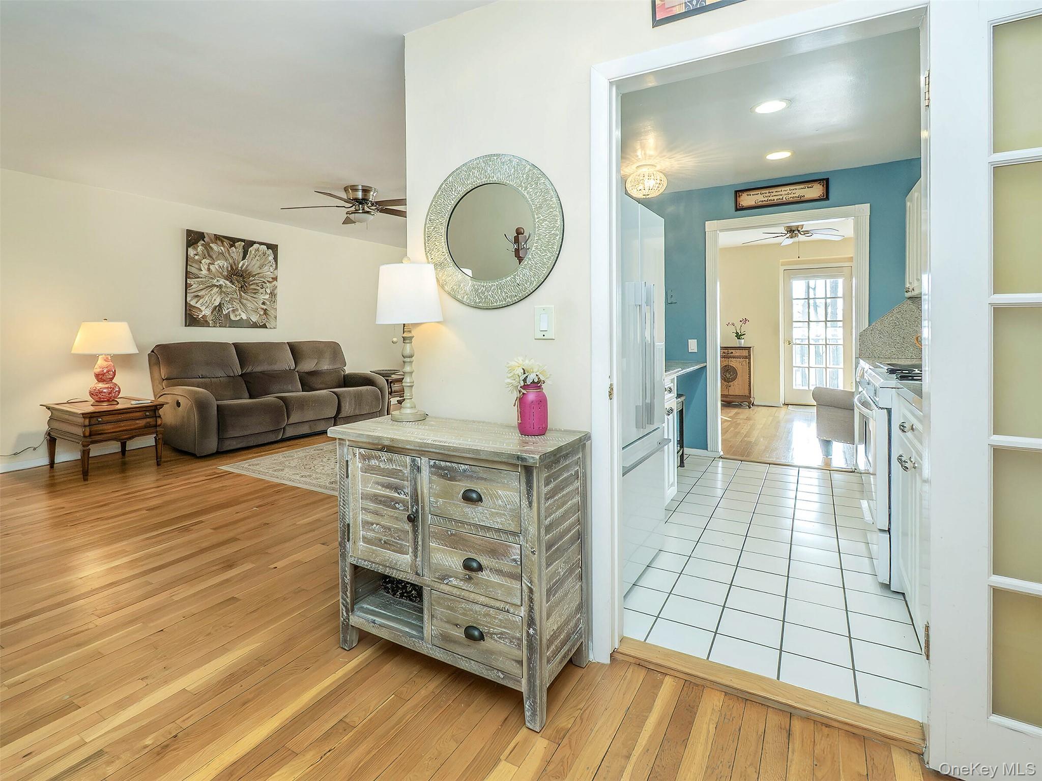 32 Pearsall # 2D, Glen Cove, NY 11542