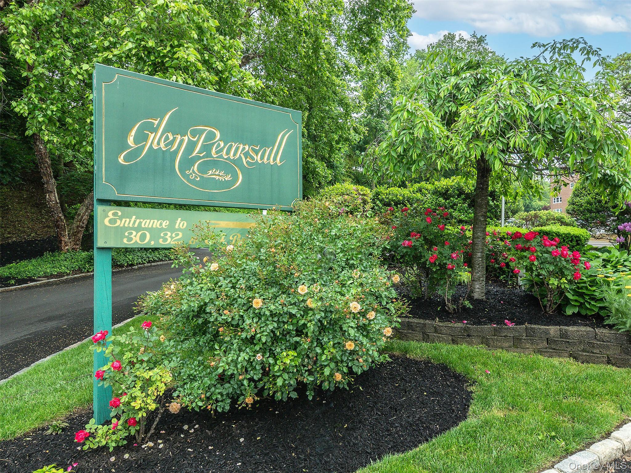 32 Pearsall # 2D, Glen Cove, NY 11542