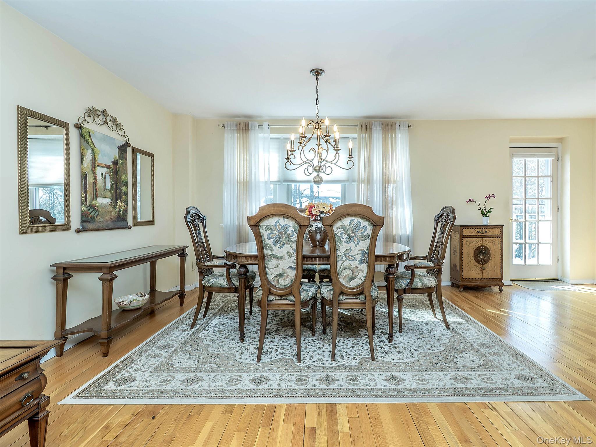 32 Pearsall # 2D, Glen Cove, NY 11542