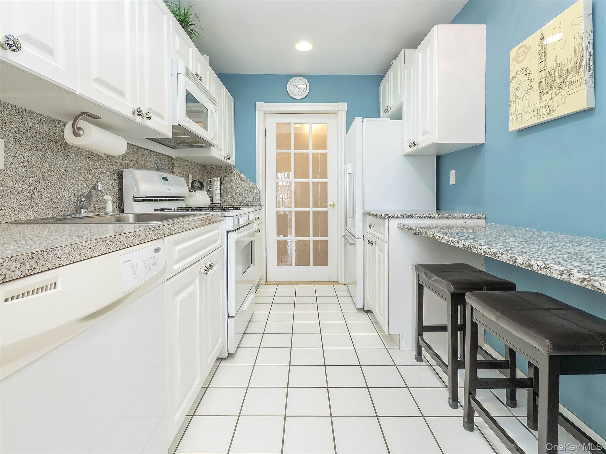 32 Pearsall # 2D, Glen Cove, NY 11542