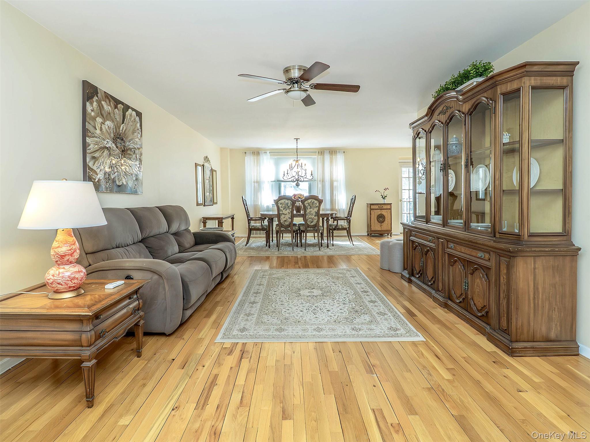 32 Pearsall # 2D, Glen Cove, NY 11542