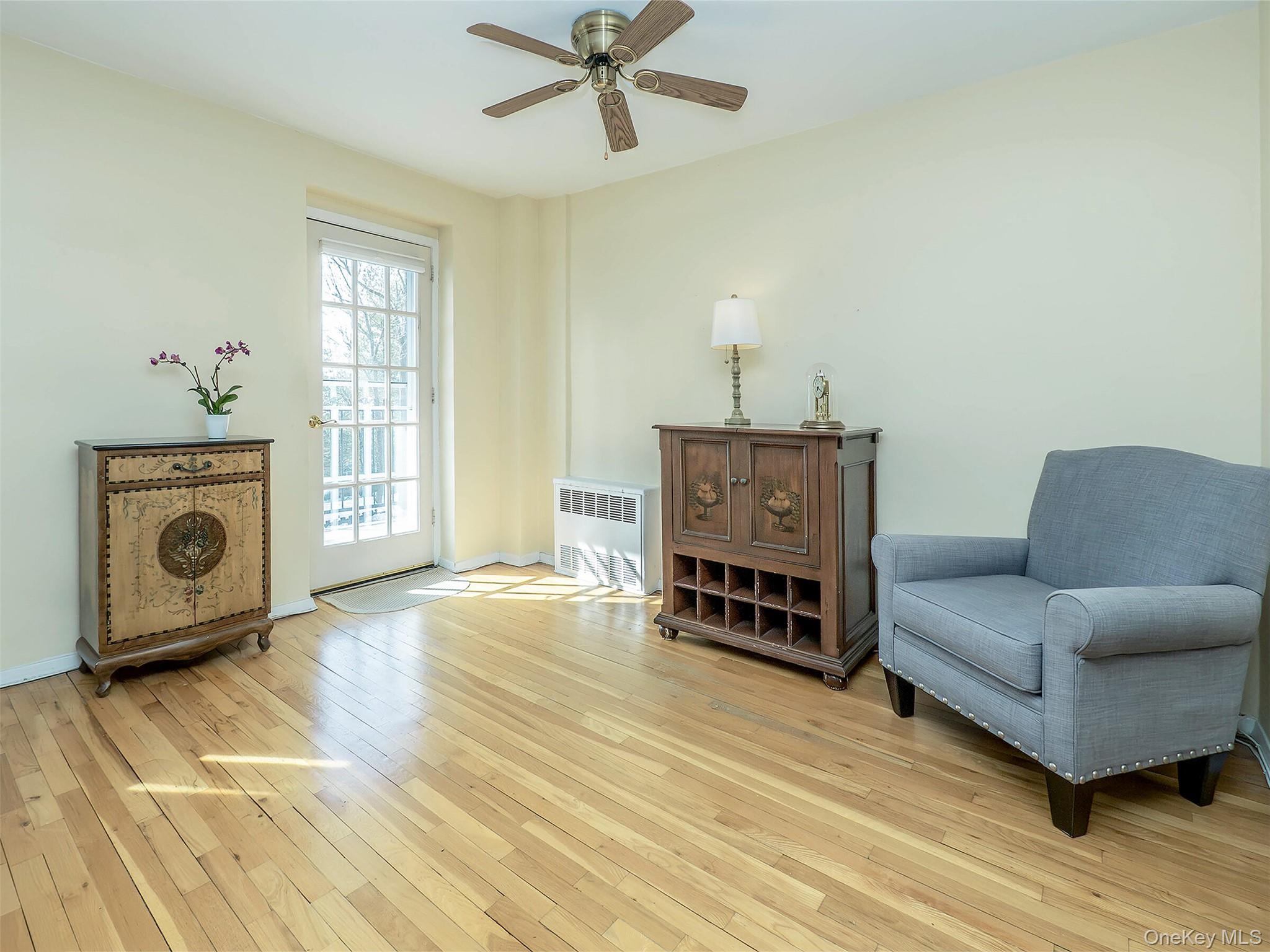 32 Pearsall # 2D, Glen Cove, NY 11542