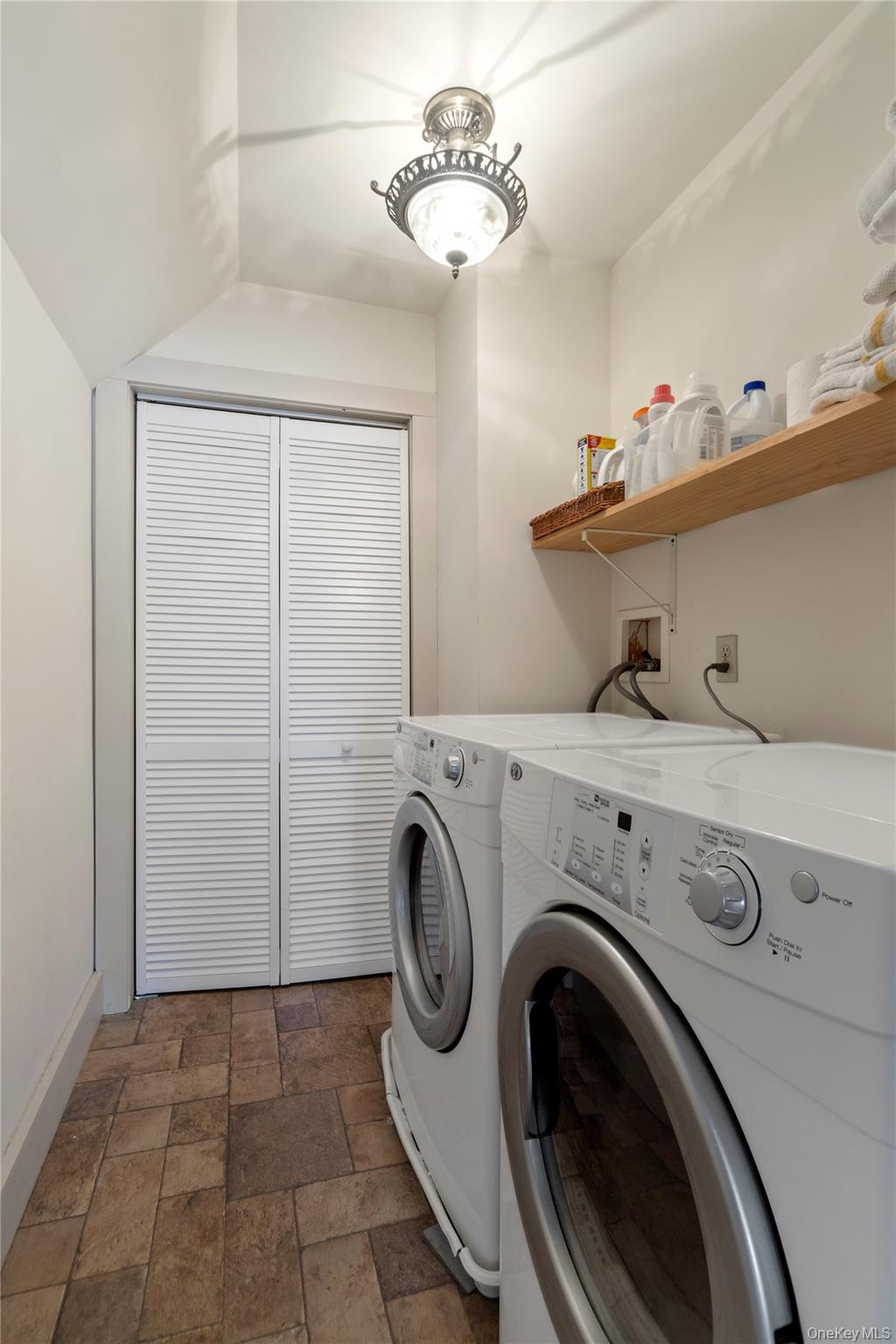 26 Chatham Street, Kinderhook, NY 12106