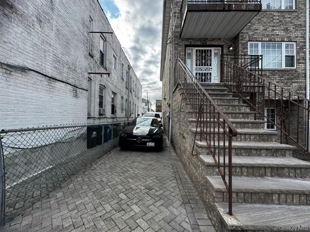 2832 dudley Avenue, Bronx, NY 10461