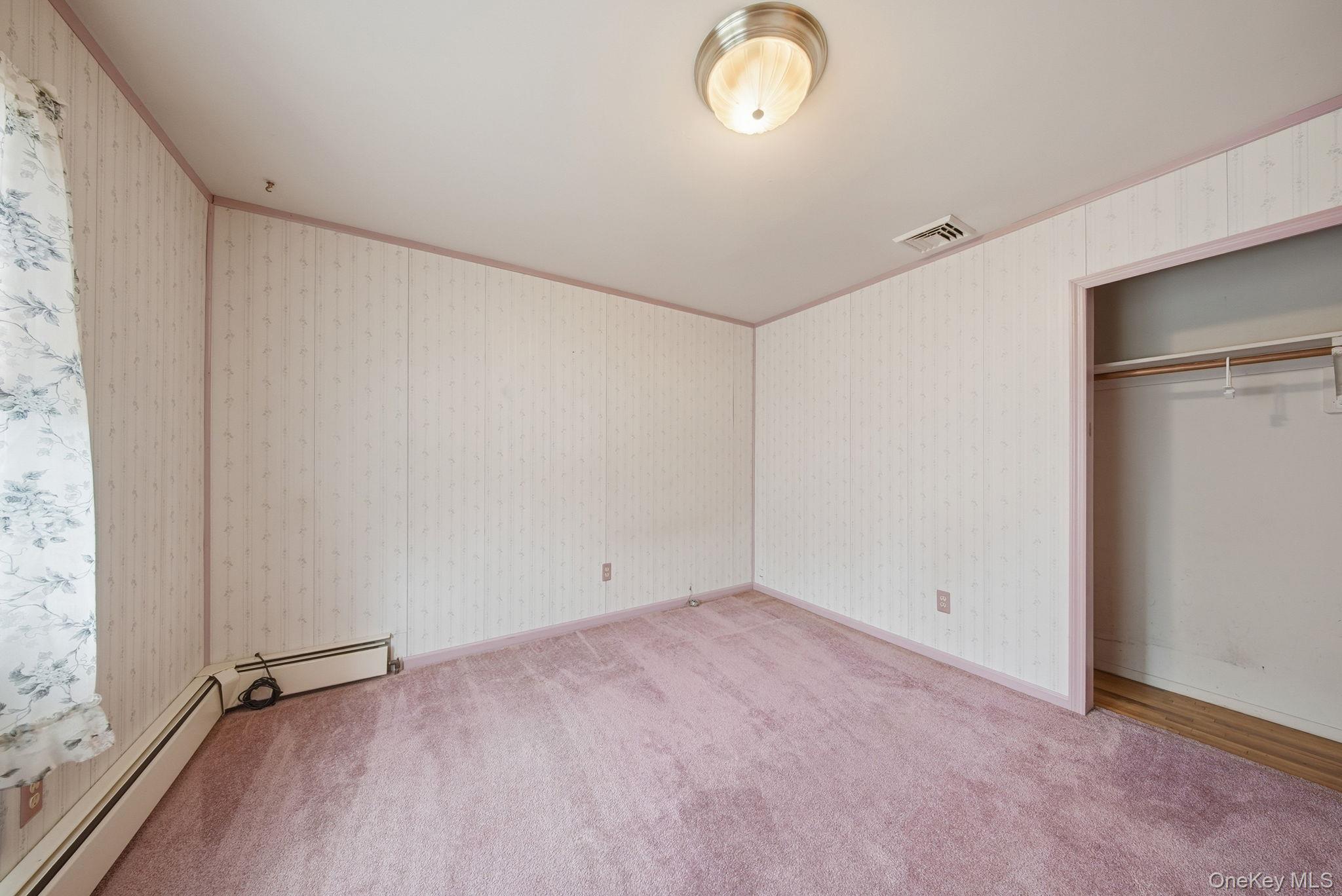 16 Mountain Avenue, Middletown, NY 10940