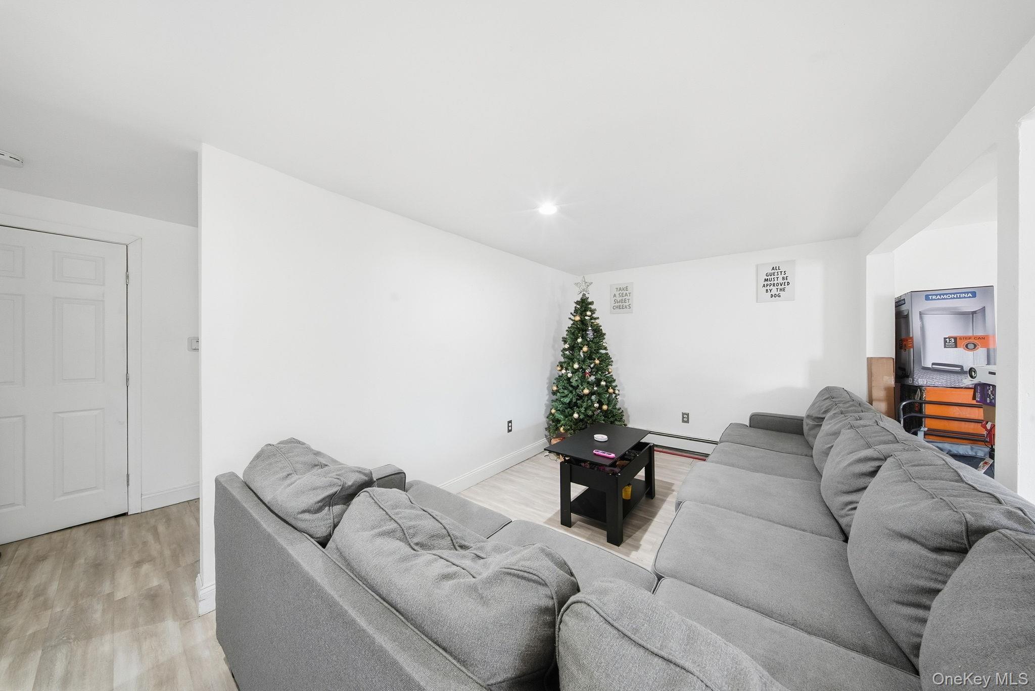 4 Old Road, Cuddebackville, NY 12729