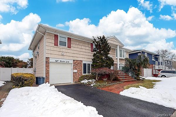 860 Beckman Drive, North Bellmore, NY 11710