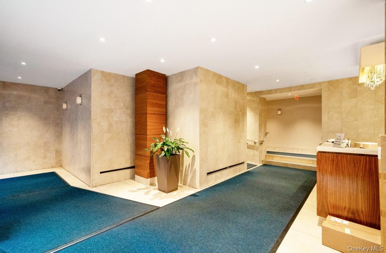 420 E 64th Street # W8F, New York (Manhattan), NY 10065