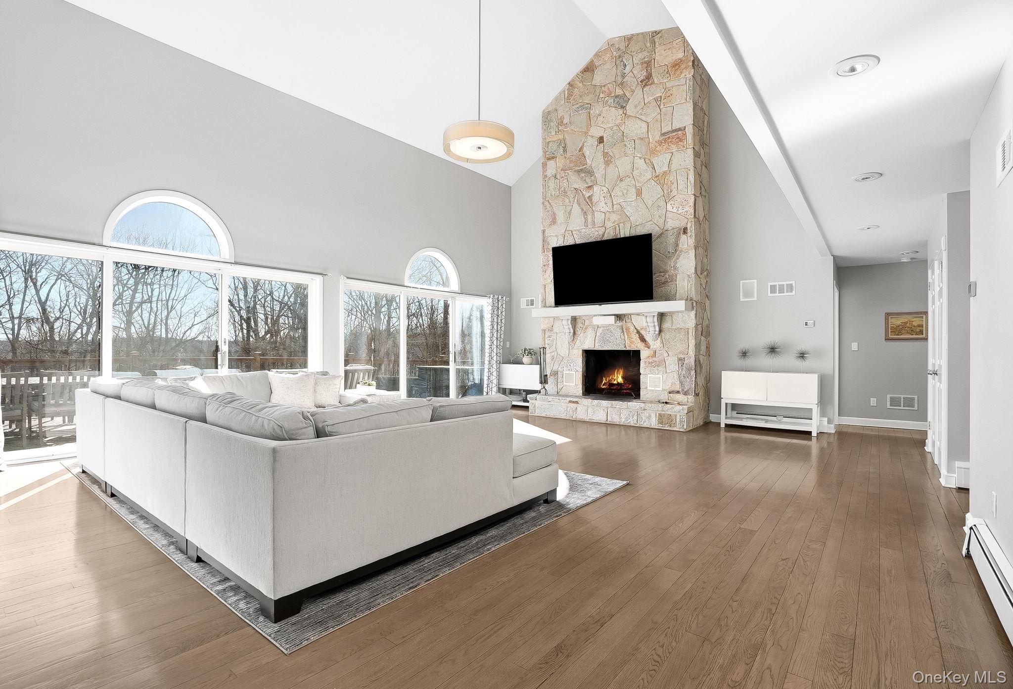 2 Hemlock Rise, Armonk, NY 10504