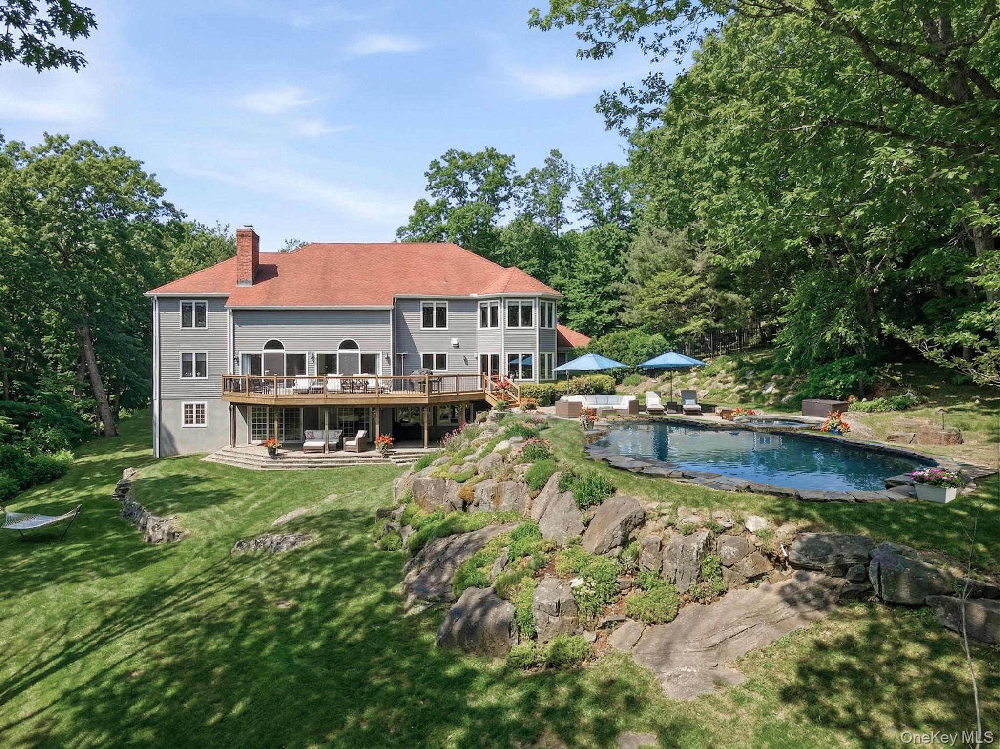 2 Hemlock Rise, Armonk, NY 10504