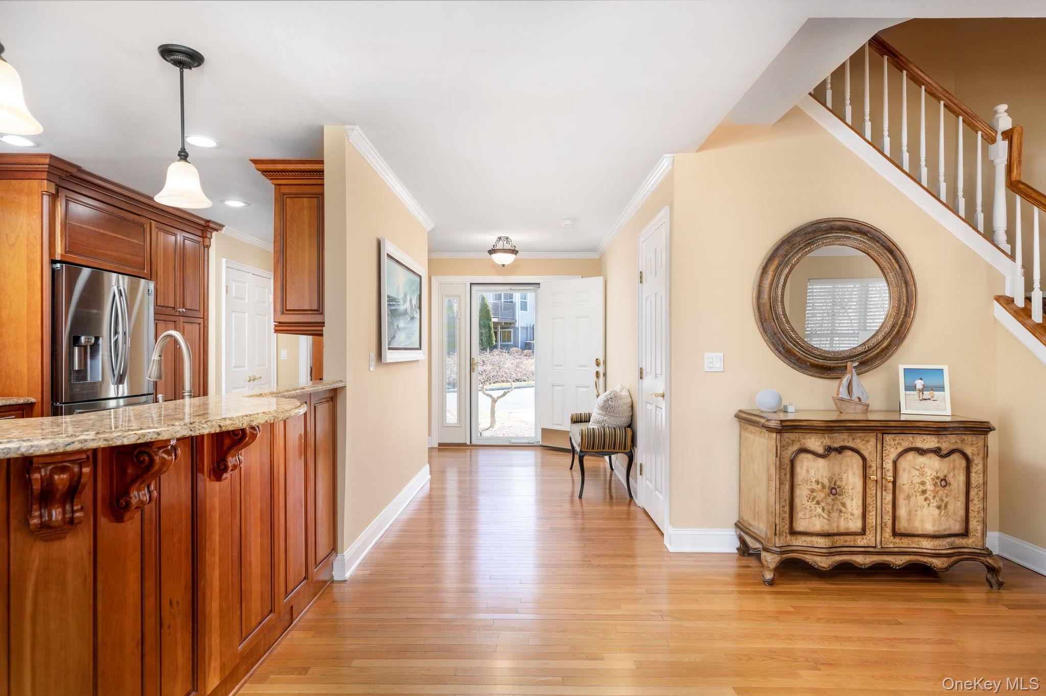 14 Vantage Court, Port Jefferson, NY 11777