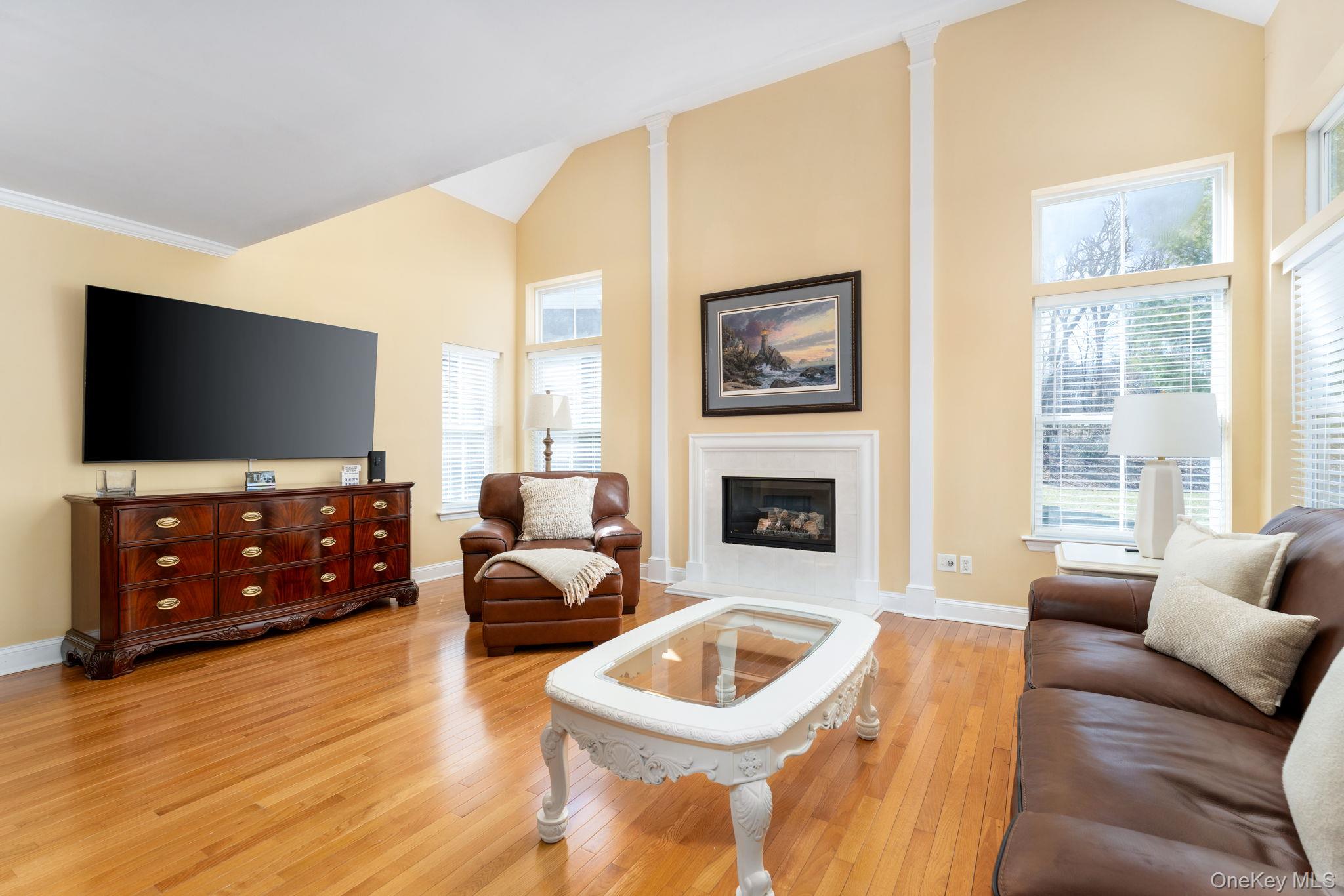 14 Vantage Court, Port Jefferson, NY 11777