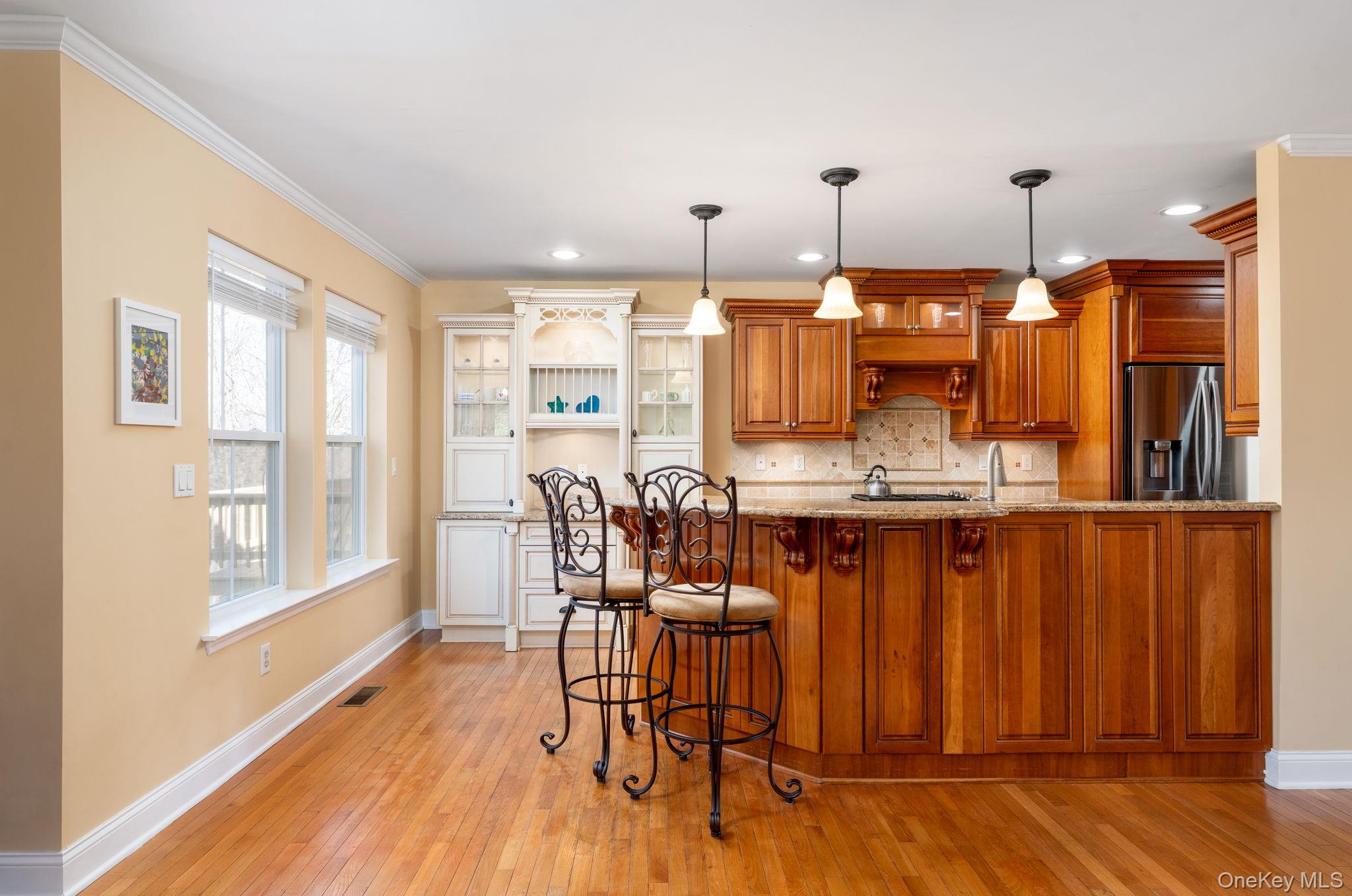 14 Vantage Court, Port Jefferson, NY 11777