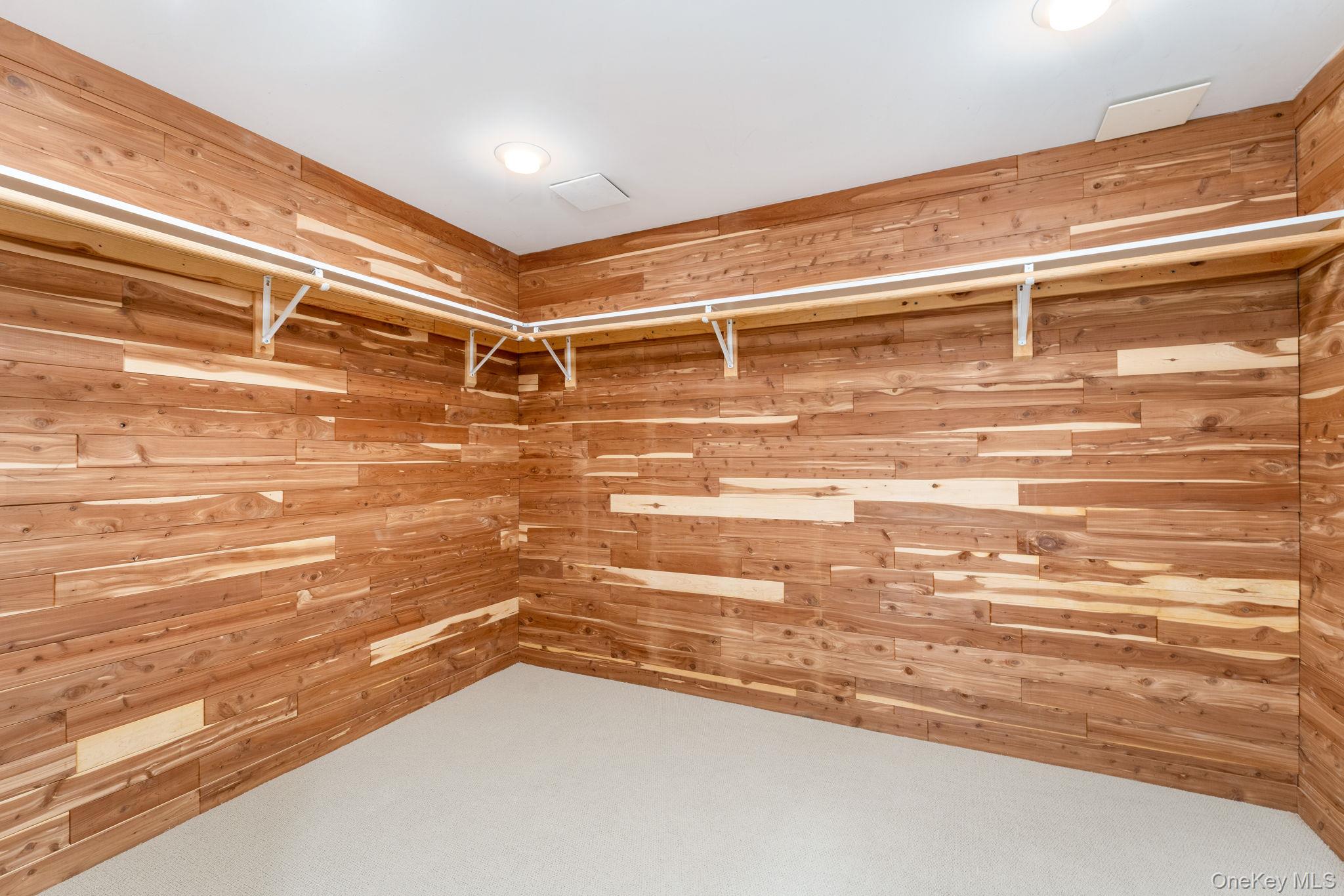 14 Vantage Court, Port Jefferson, NY 11777