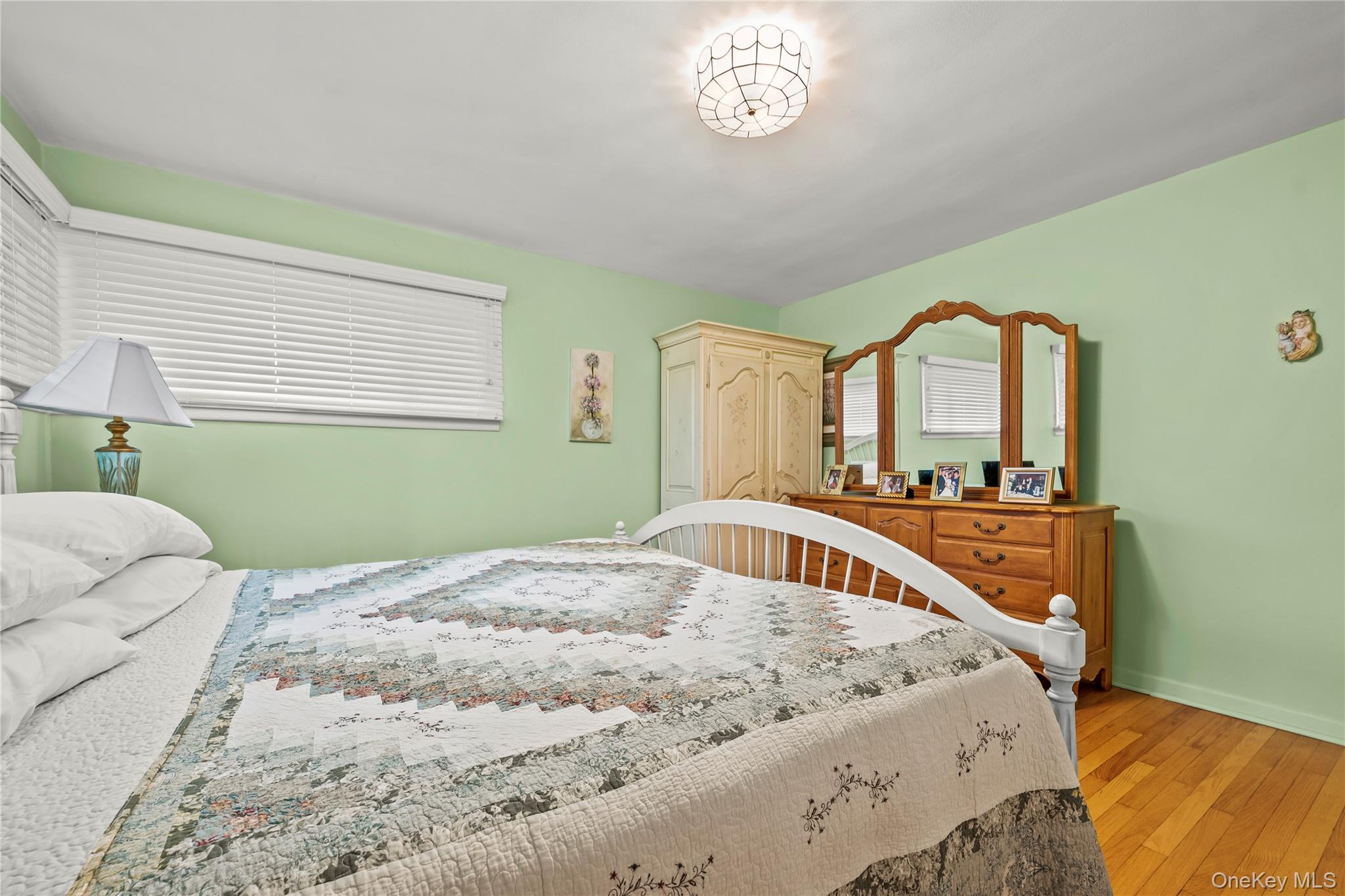 2860 Lenox Road, Oceanside, NY 11572