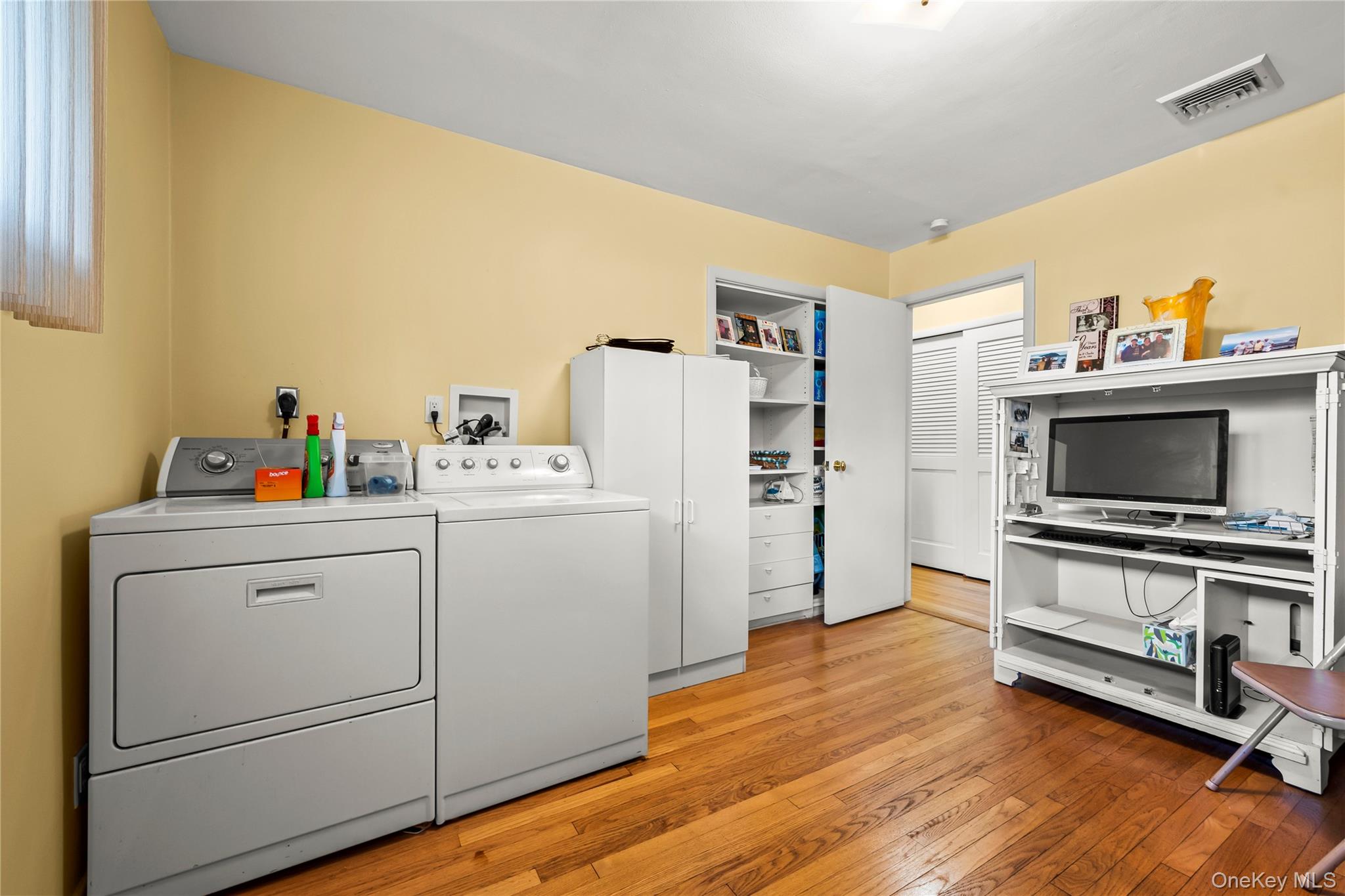 2860 Lenox Road, Oceanside, NY 11572