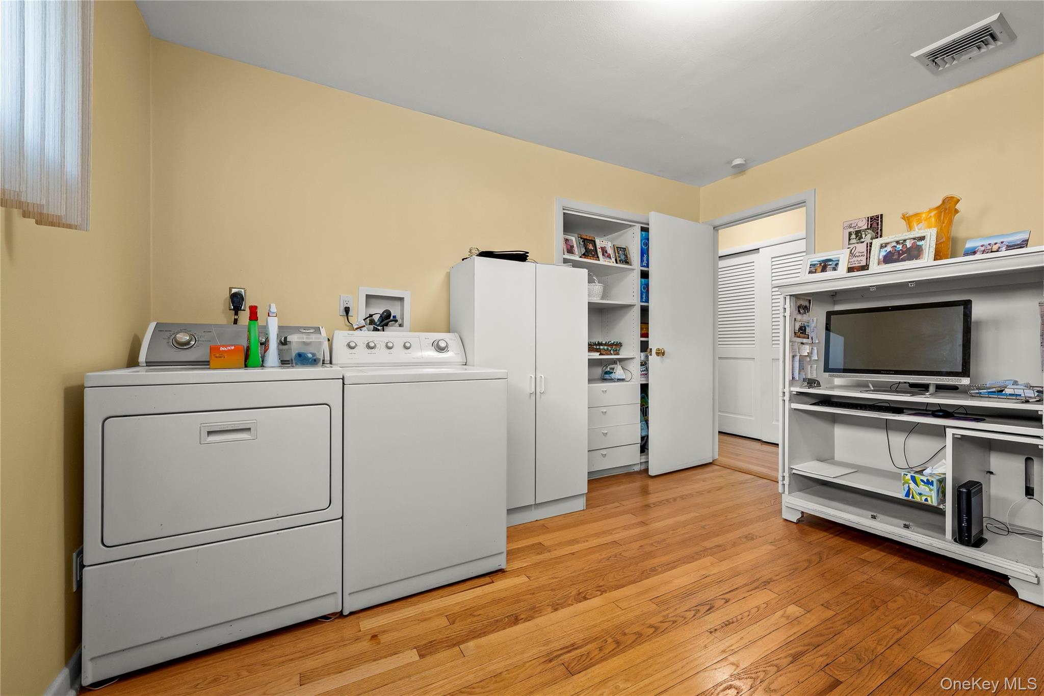 2860 Lenox Road, Oceanside, NY 11572