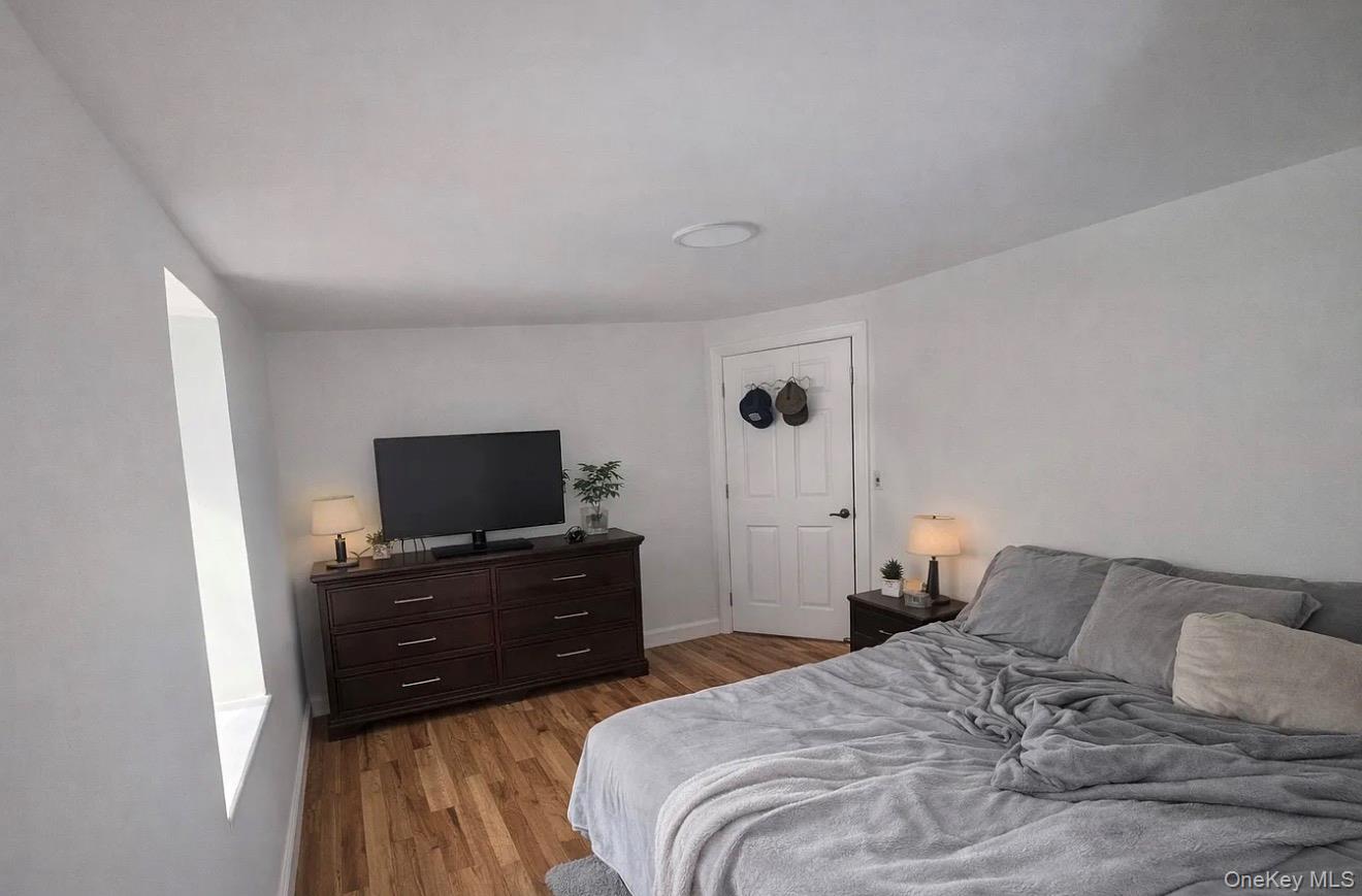 49 Gladys Street, Lindenhurst, NY 11757