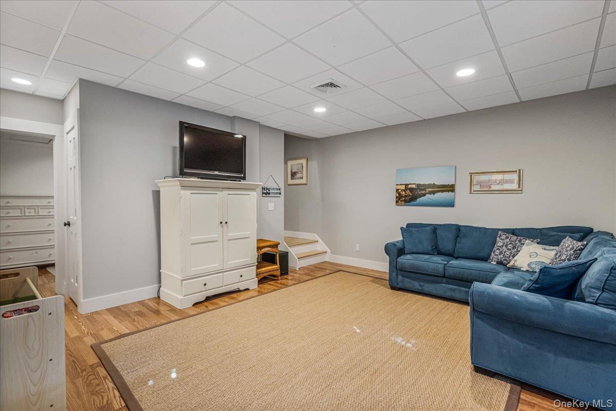 60 Lilac Road, Westhampton Beach, NY 11978