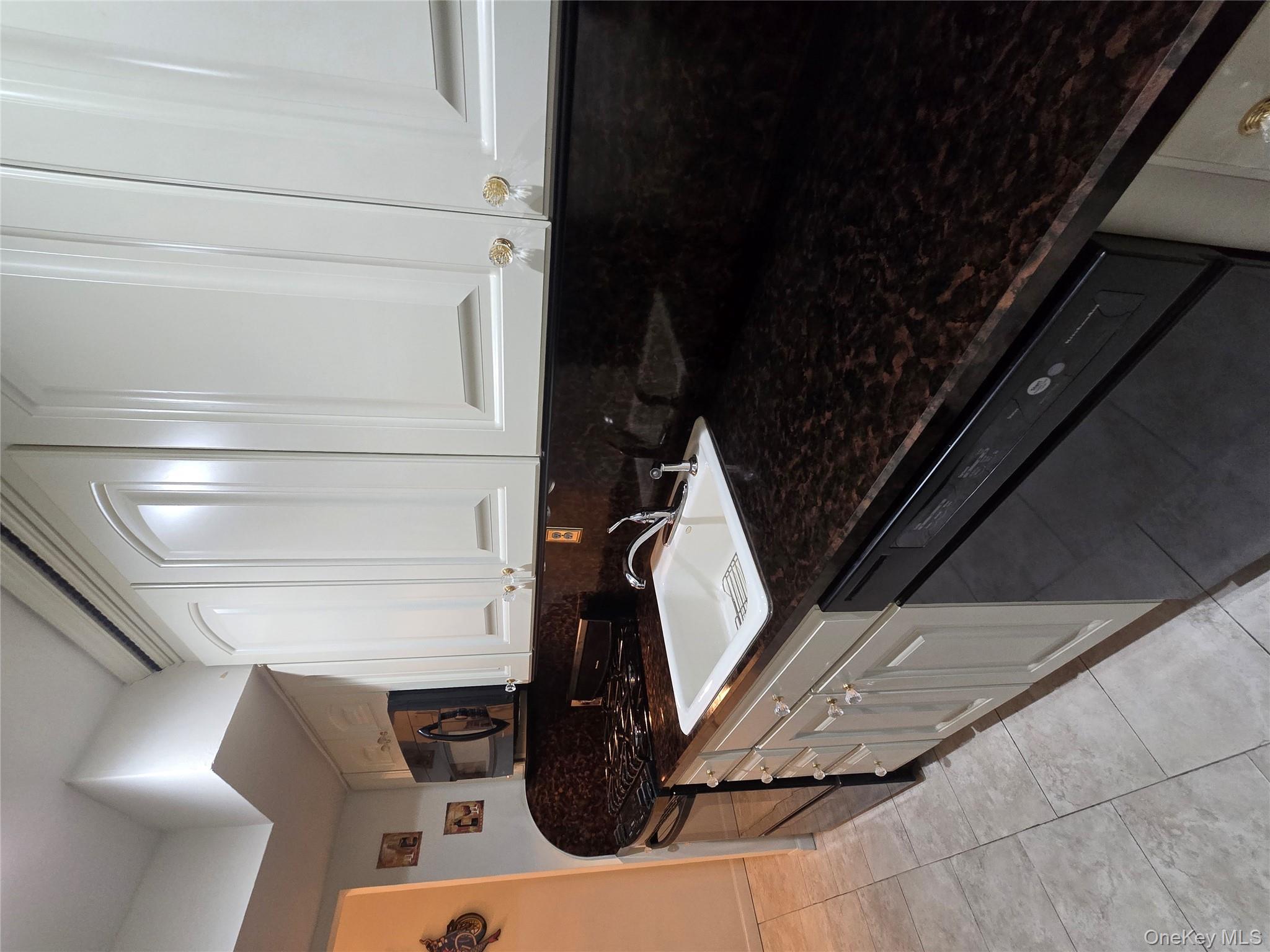 89-40 151st # 3B, Howard Beach, NY 11414