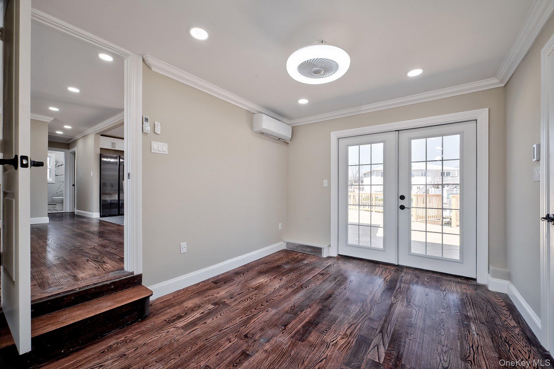 72 W Lido Promenade, Lindenhurst, NY 11757