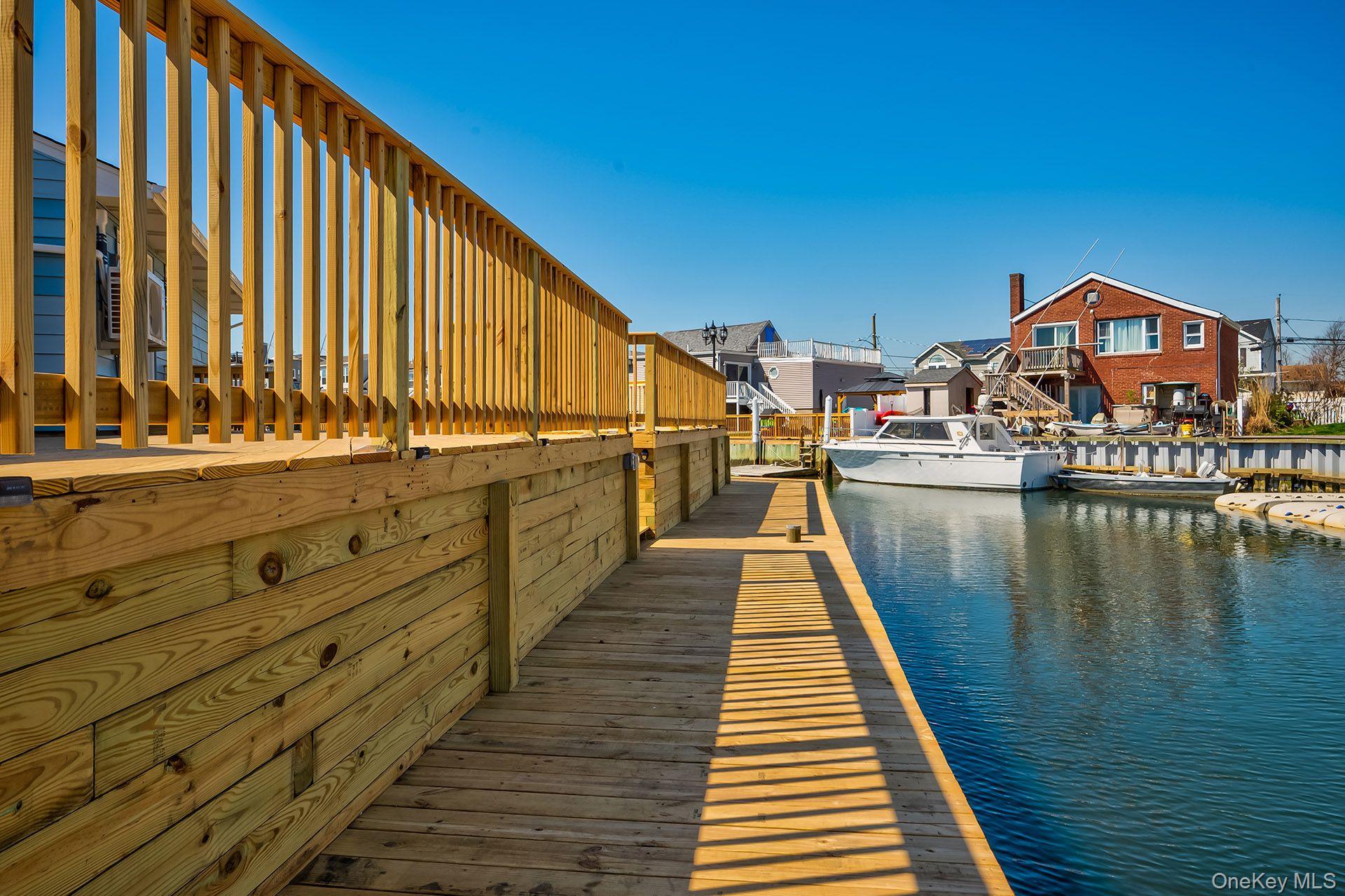 72 W Lido Promenade, Lindenhurst, NY 11757