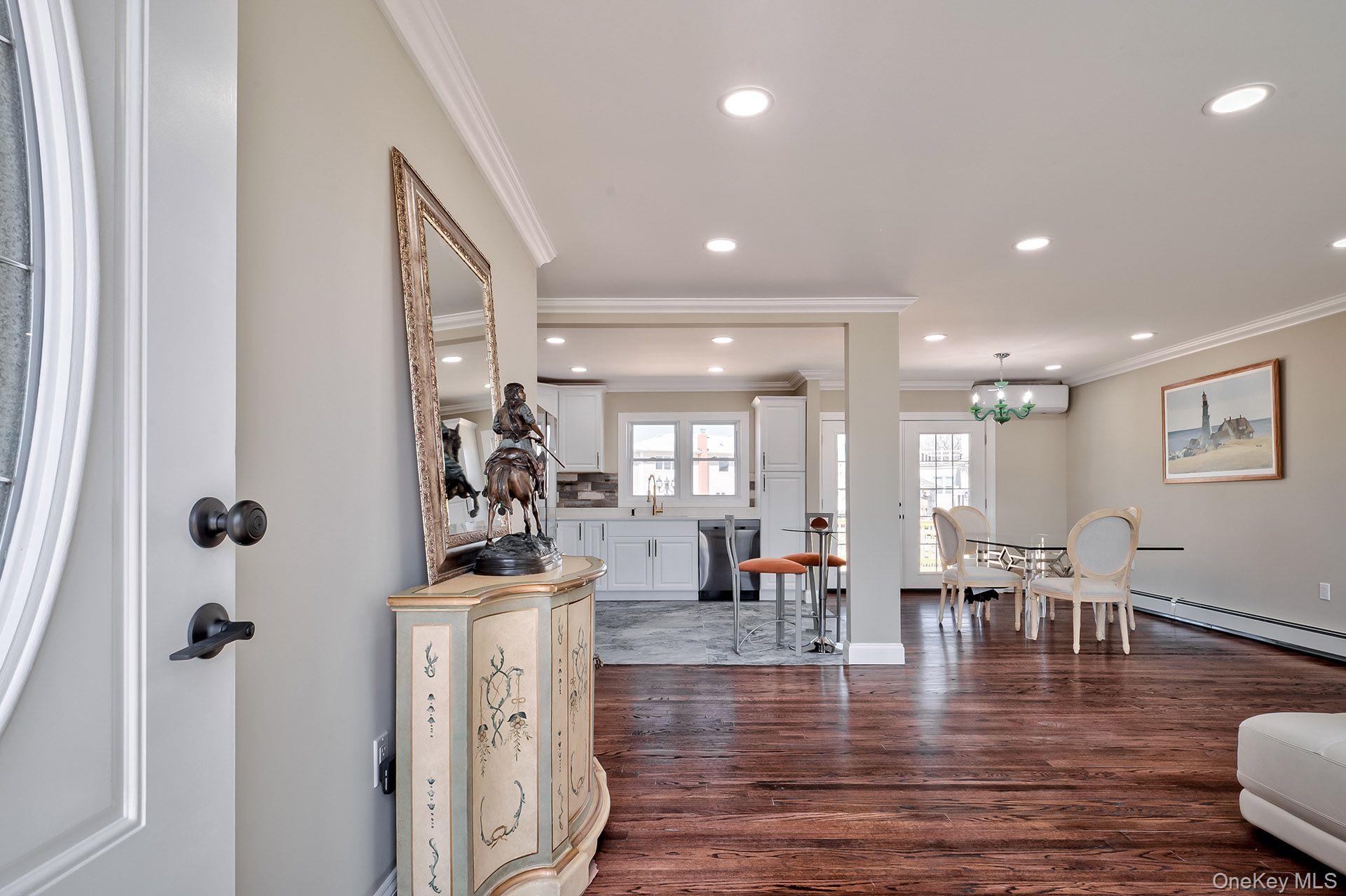 72 W Lido Promenade, Lindenhurst, NY 11757