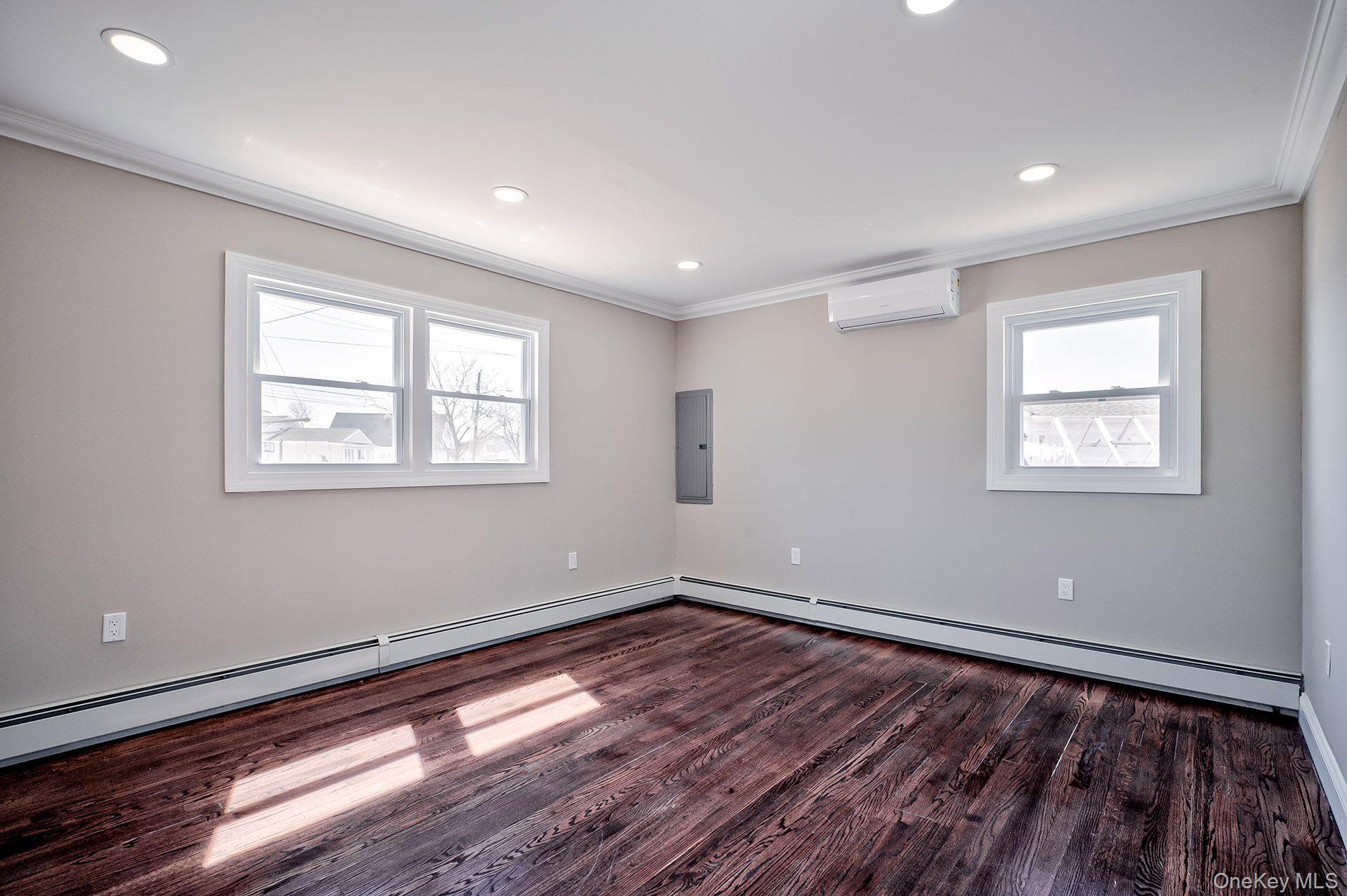 72 W Lido Promenade, Lindenhurst, NY 11757