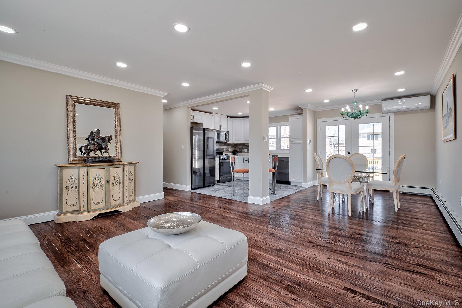 72 W Lido Promenade, Lindenhurst, NY 11757