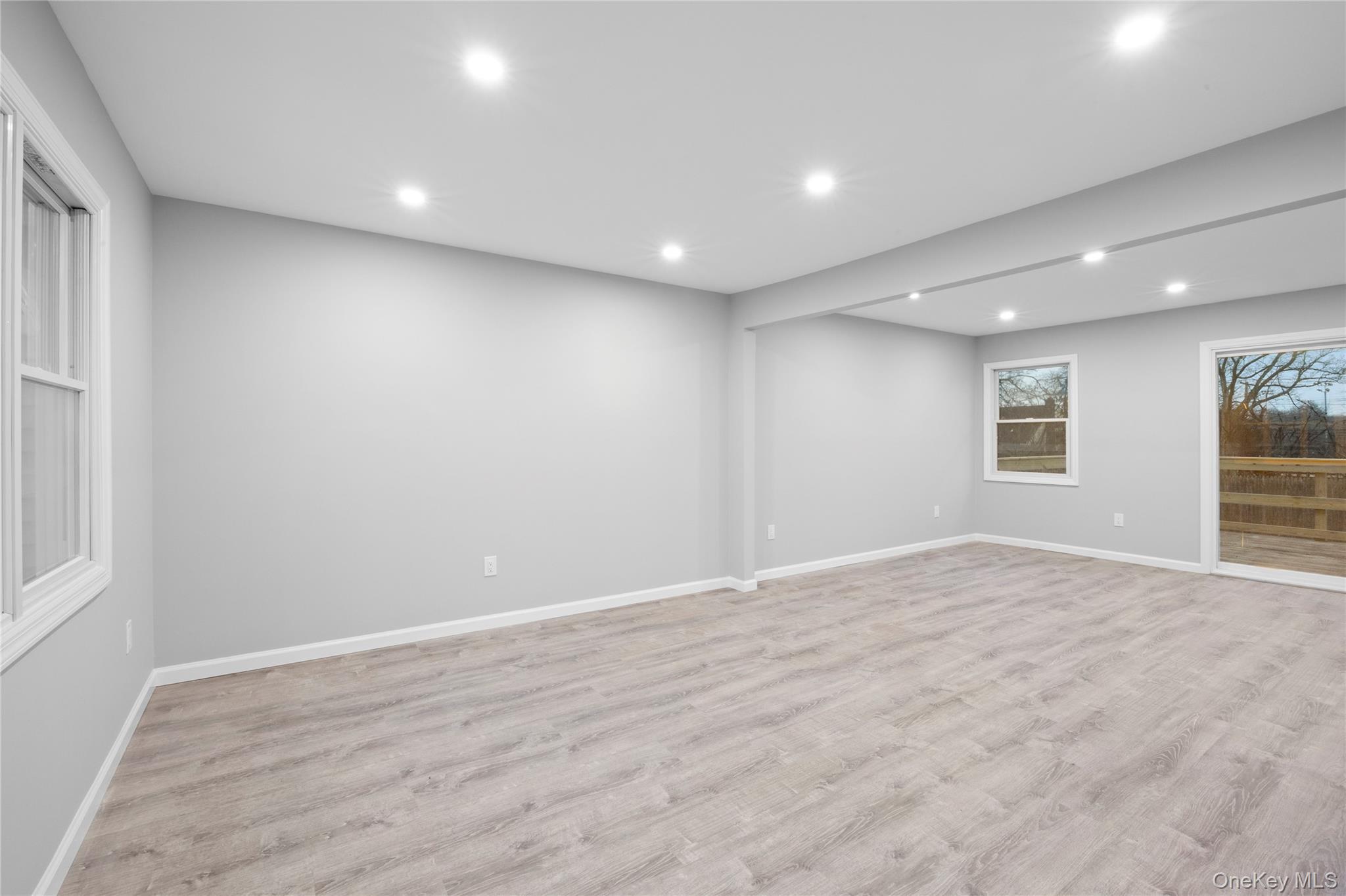 6 Grand Haven Court, Commack, NY 11725