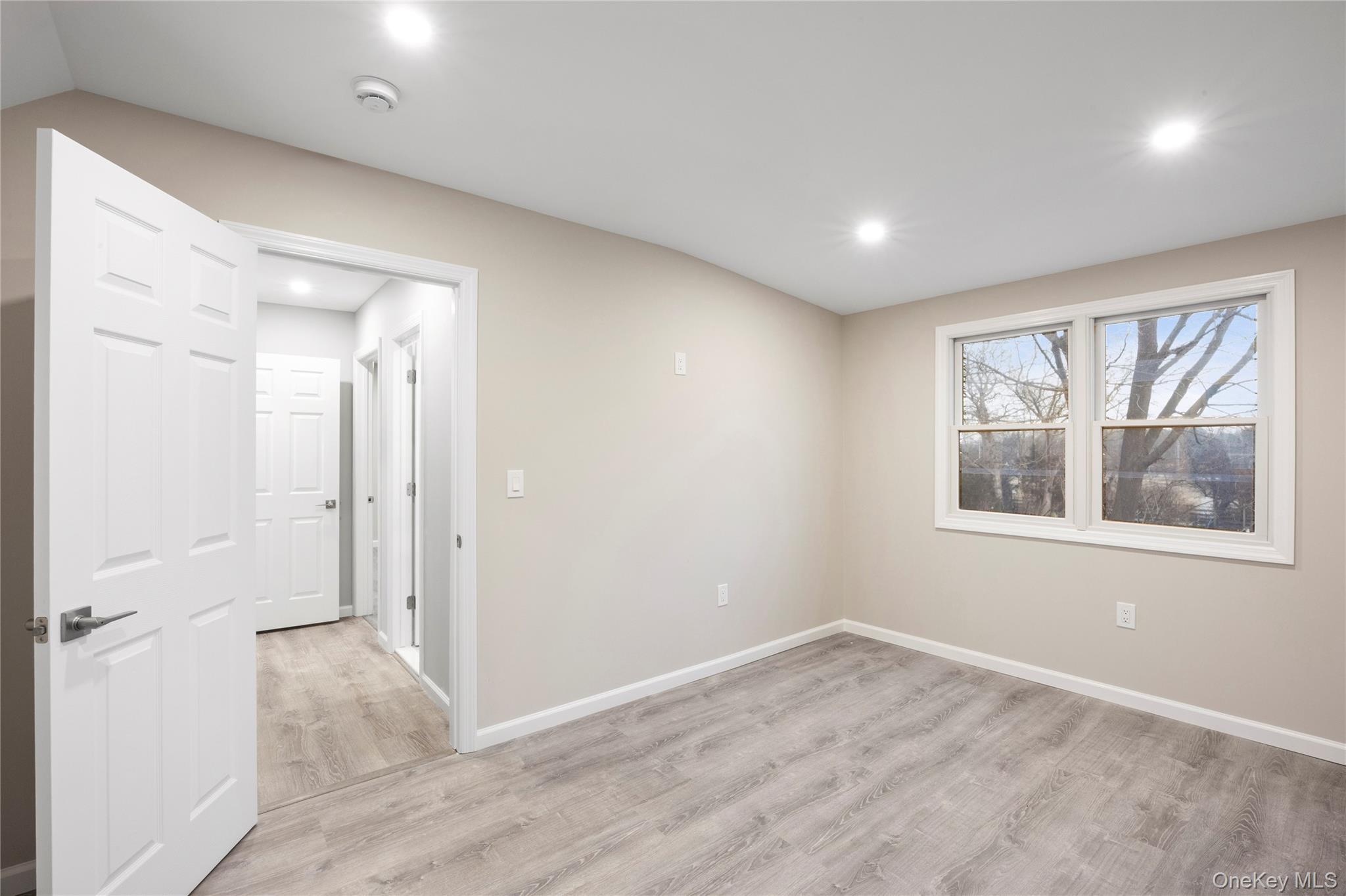 6 Grand Haven Court, Commack, NY 11725