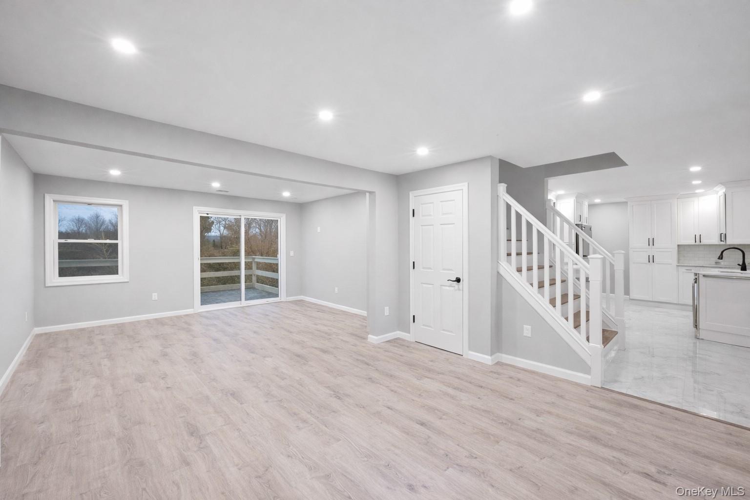 6 Grand Haven Court, Commack, NY 11725