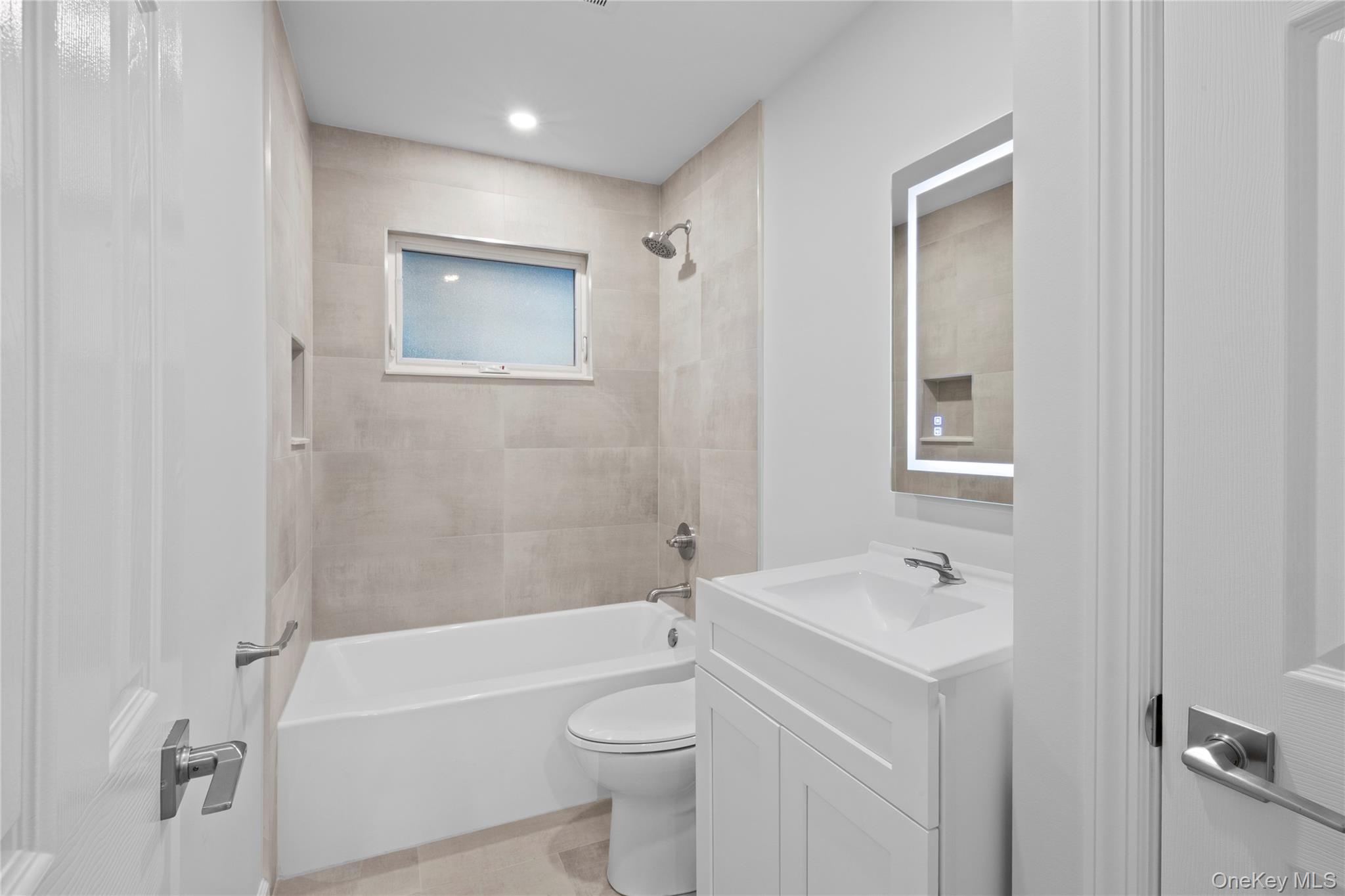 6 Grand Haven Court, Commack, NY 11725