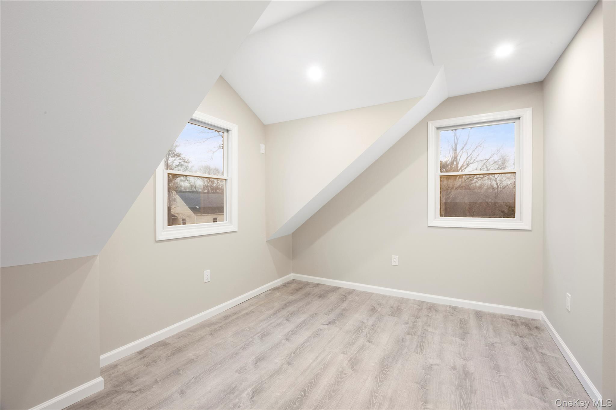 6 Grand Haven Court, Commack, NY 11725