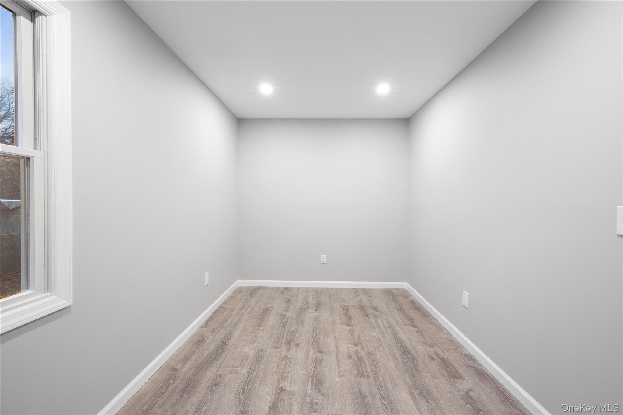 6 Grand Haven Court, Commack, NY 11725