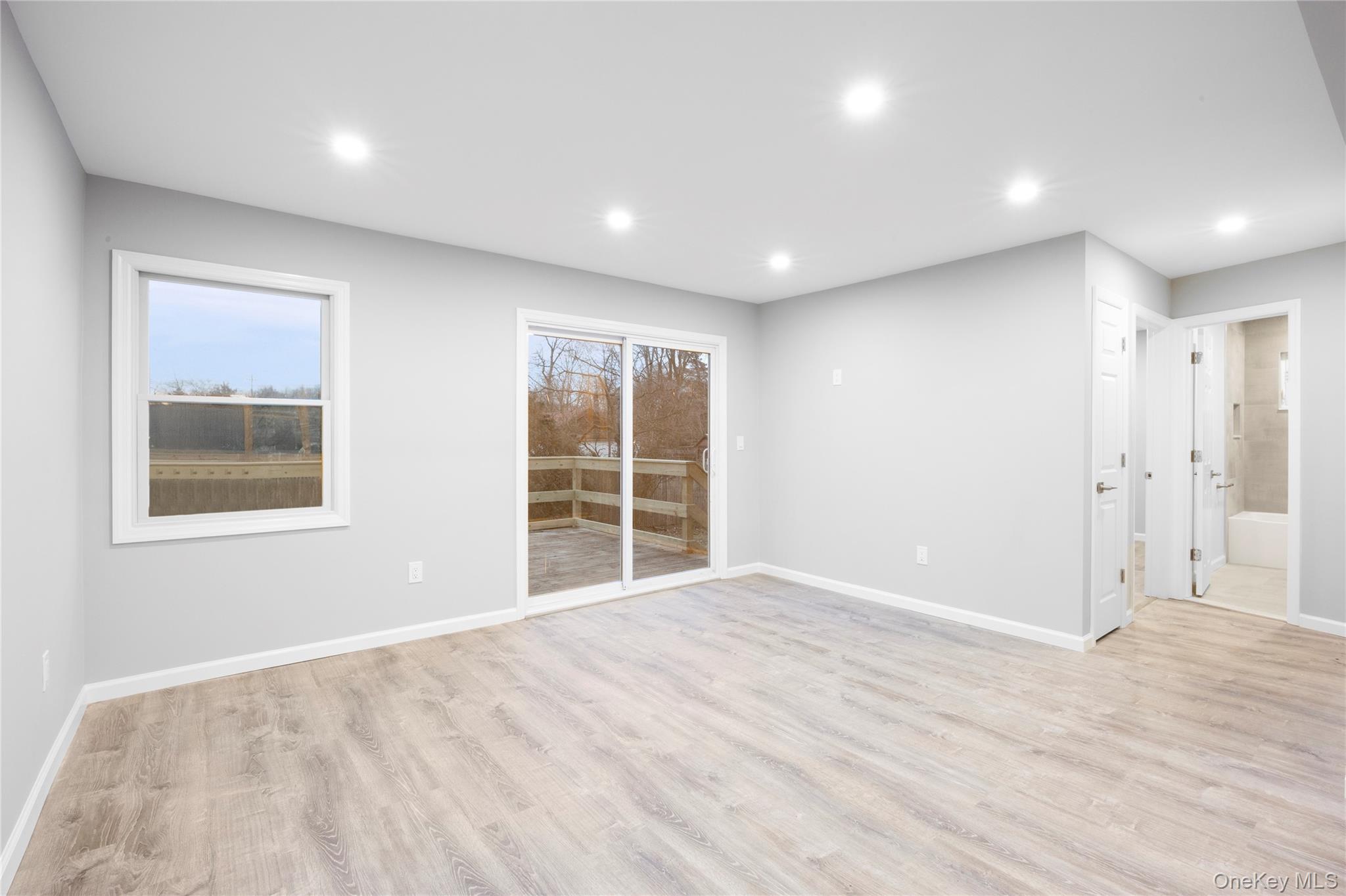 6 Grand Haven Court, Commack, NY 11725