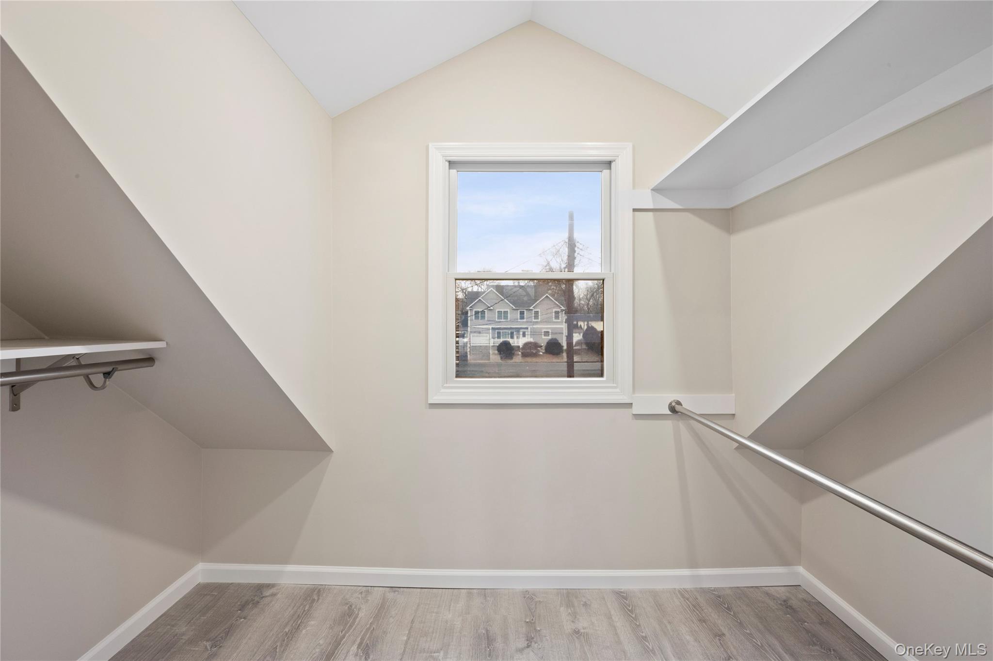 6 Grand Haven Court, Commack, NY 11725