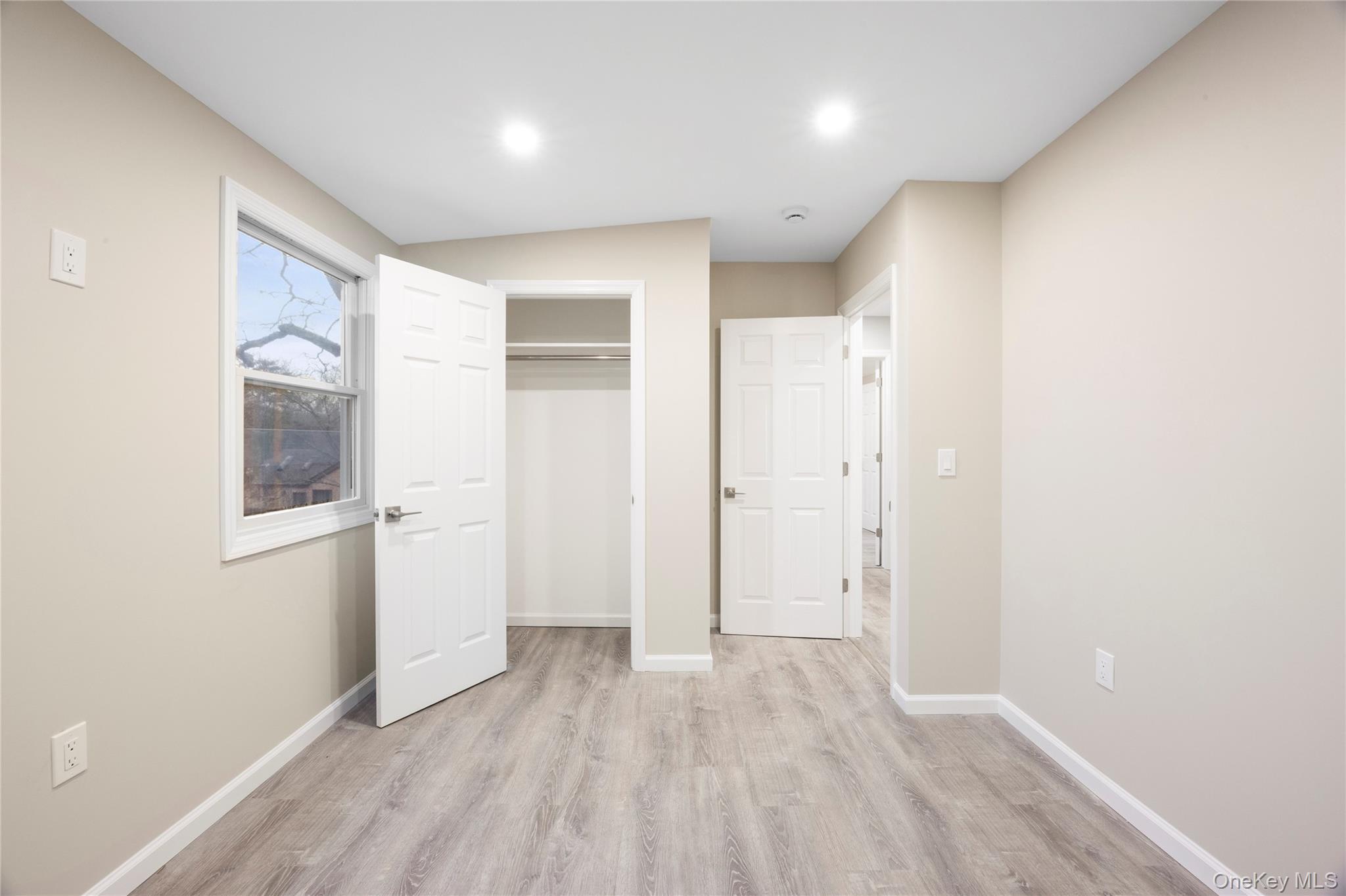 6 Grand Haven Court, Commack, NY 11725