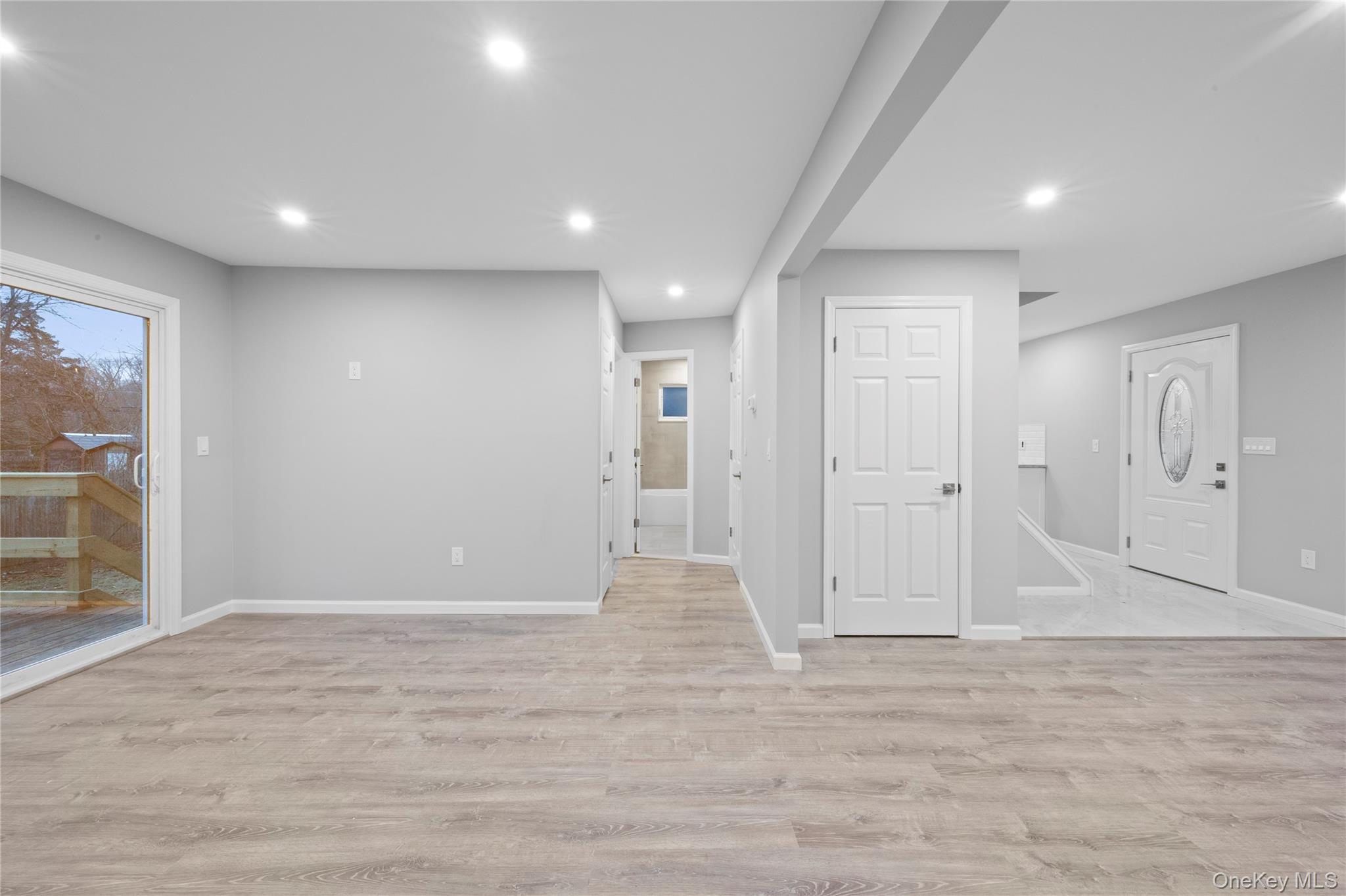 6 Grand Haven Court, Commack, NY 11725