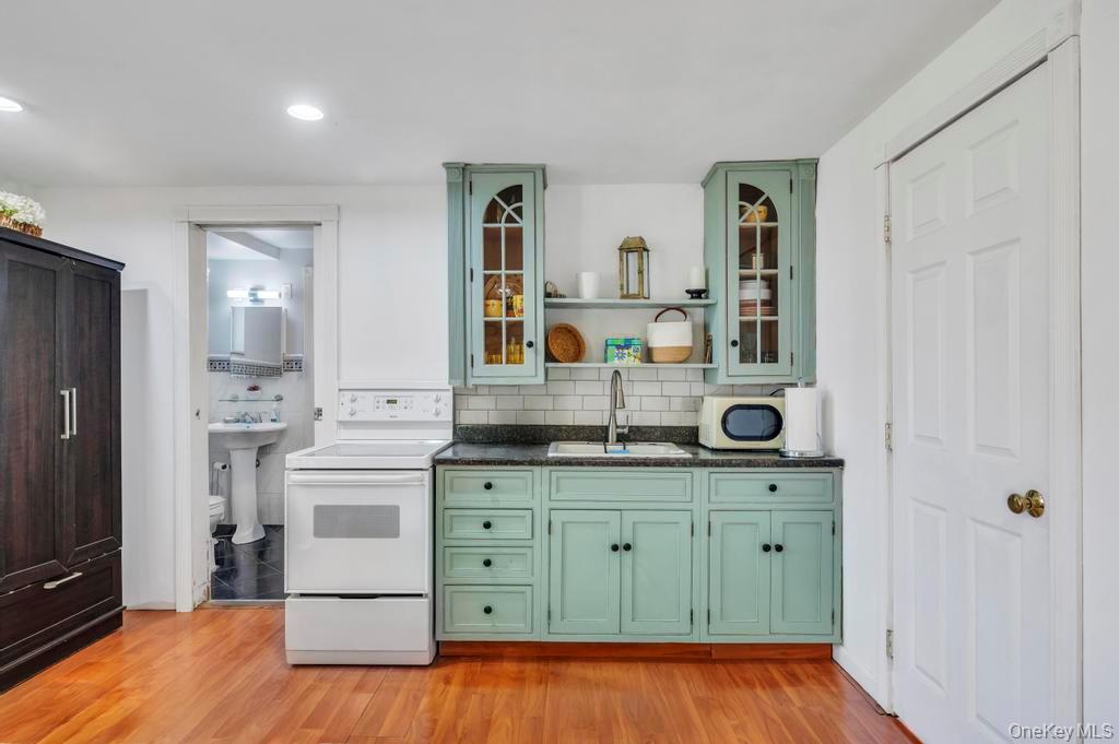 3 Terrace Drive, Hauppauge, NY 11788