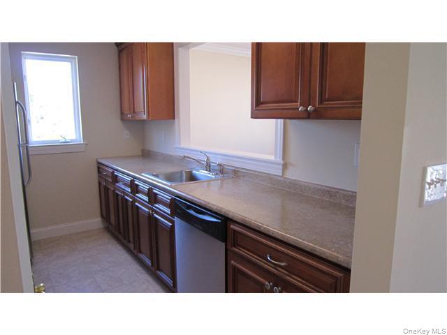 318 Tondo Circle, Harriman, NY 10926