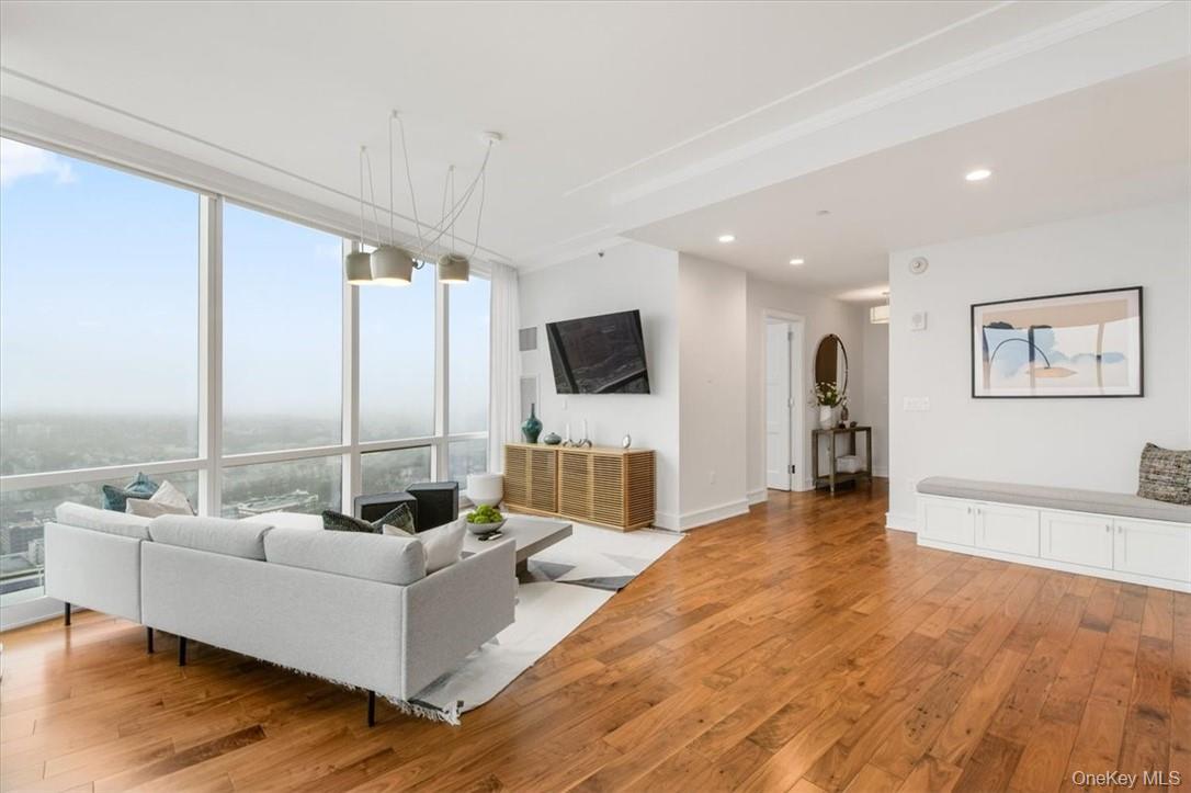 5 Renaissance Square # PH5E (36fl), White Plains, NY 10601