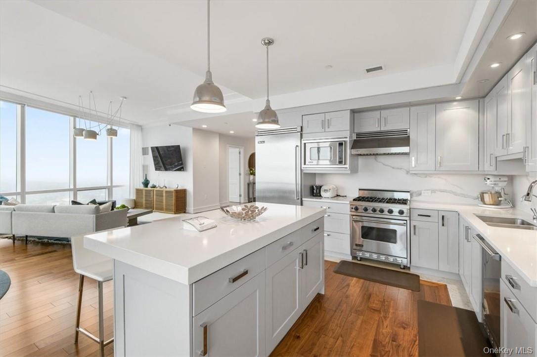 5 Renaissance Square # PH5E (36fl), White Plains, NY 10601