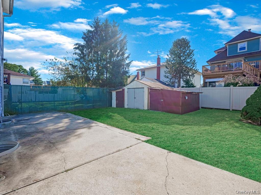 206 Hunnewell Avenue, Elmont, NY 11003