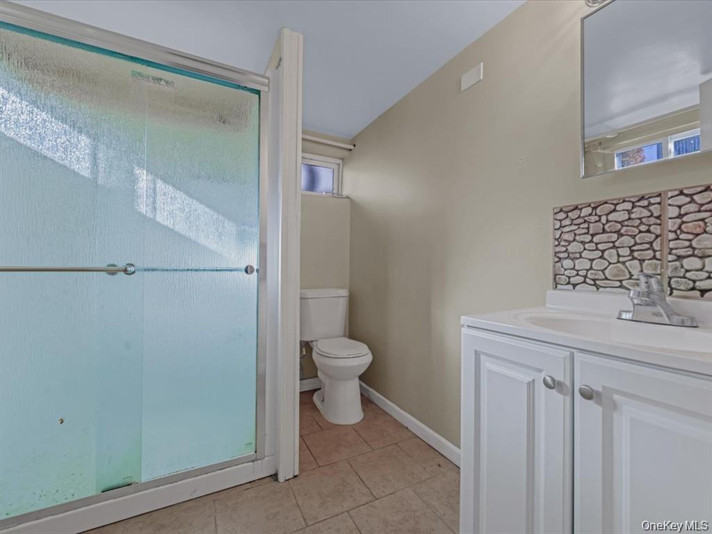 206 Hunnewell Avenue, Elmont, NY 11003