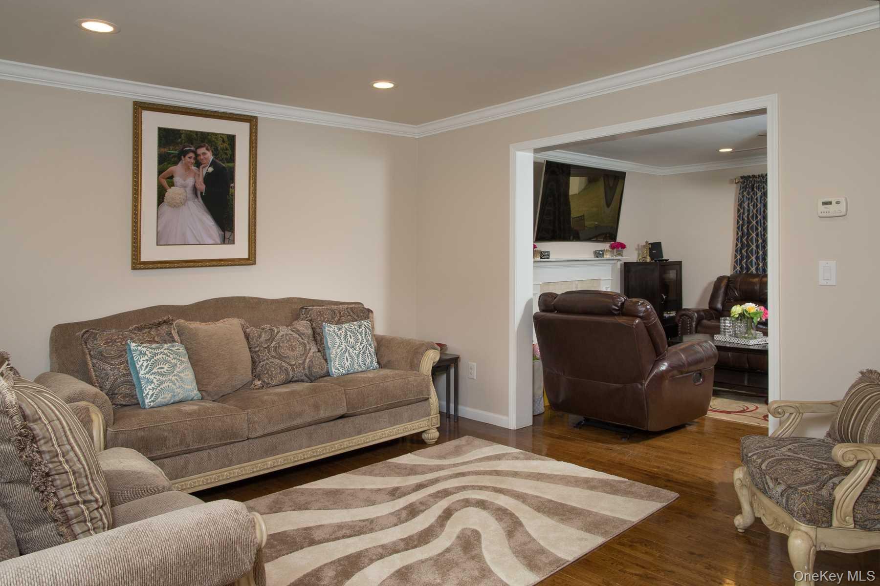 6 Jamil Court, Poughkeepsie, NY 12603