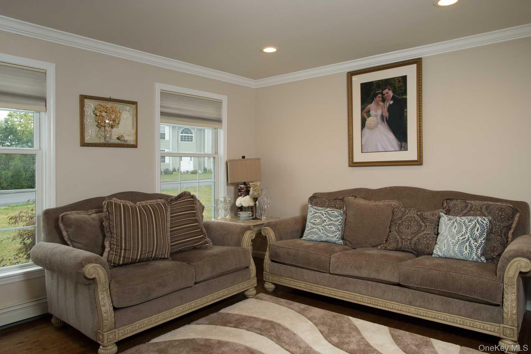 6 Jamil Court, Poughkeepsie, NY 12603